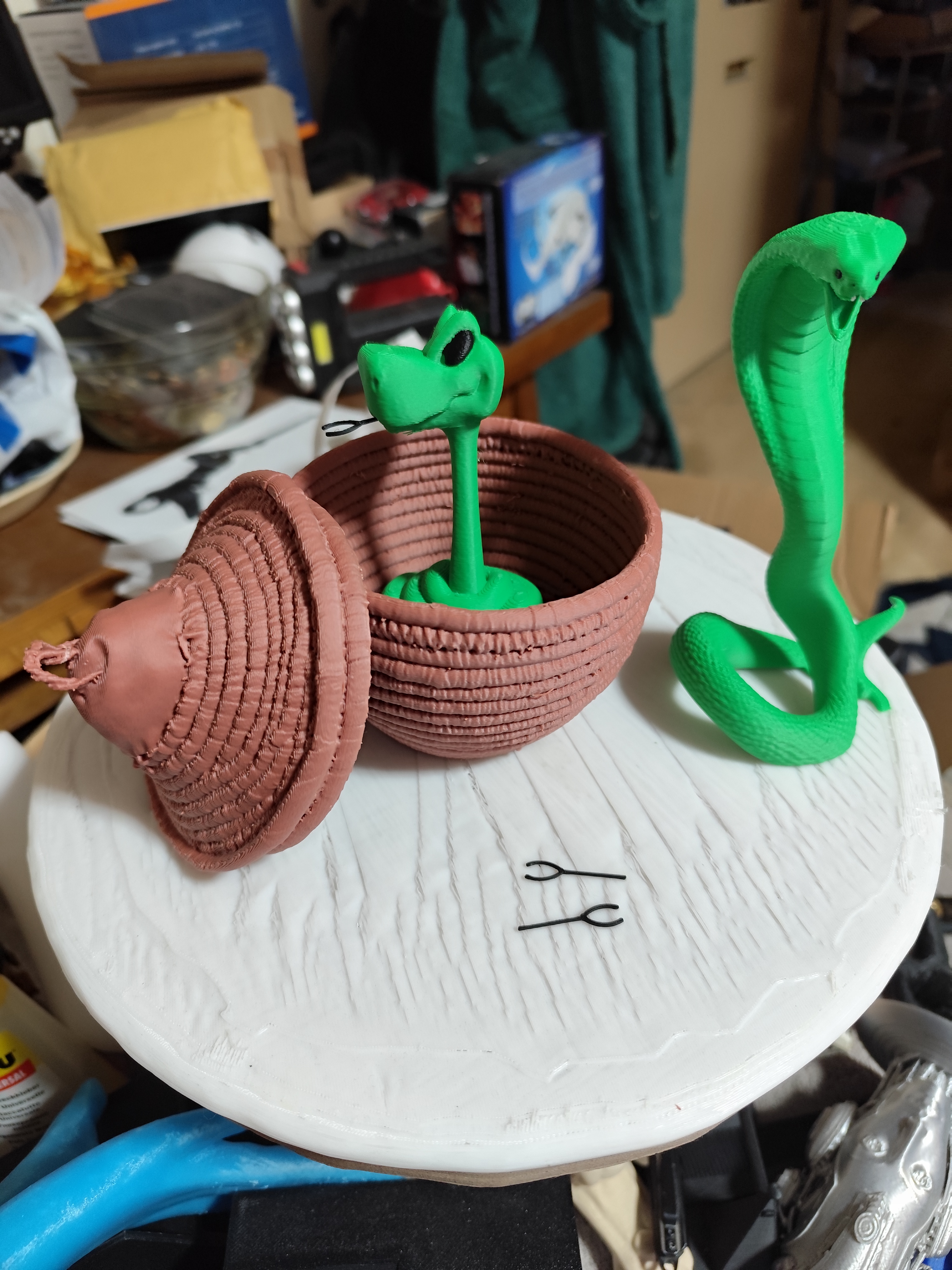 snake in a basket - remod. better basket removable snake 3D model by Matt
