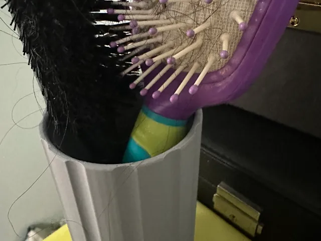 Make up Vase