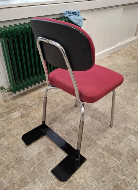 Soporte anti-inclinación