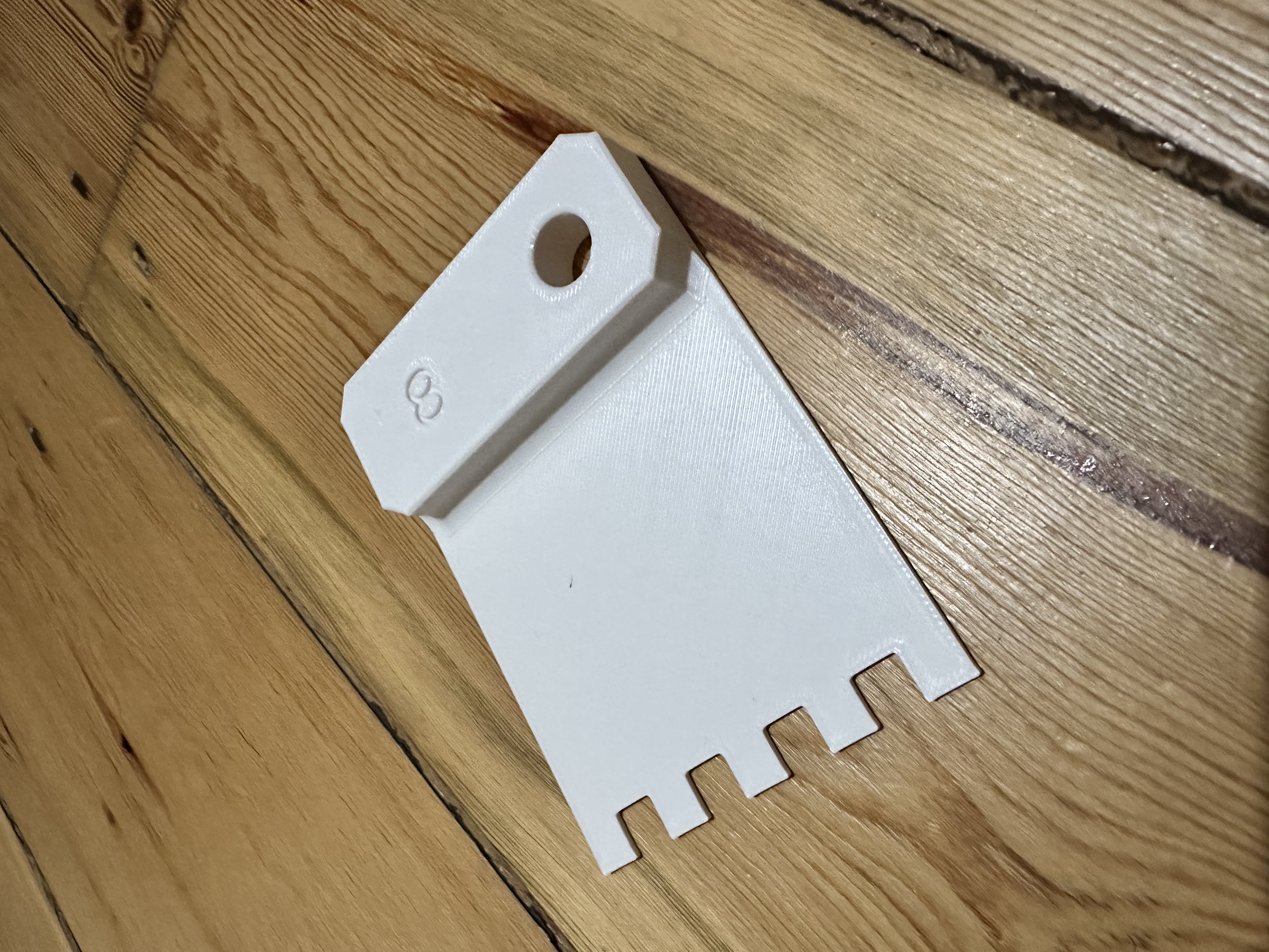 Narrow 8mm Notched Trowel