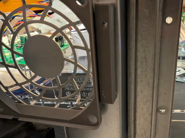 Supermicro SC846 Fan Bracket for Caddy