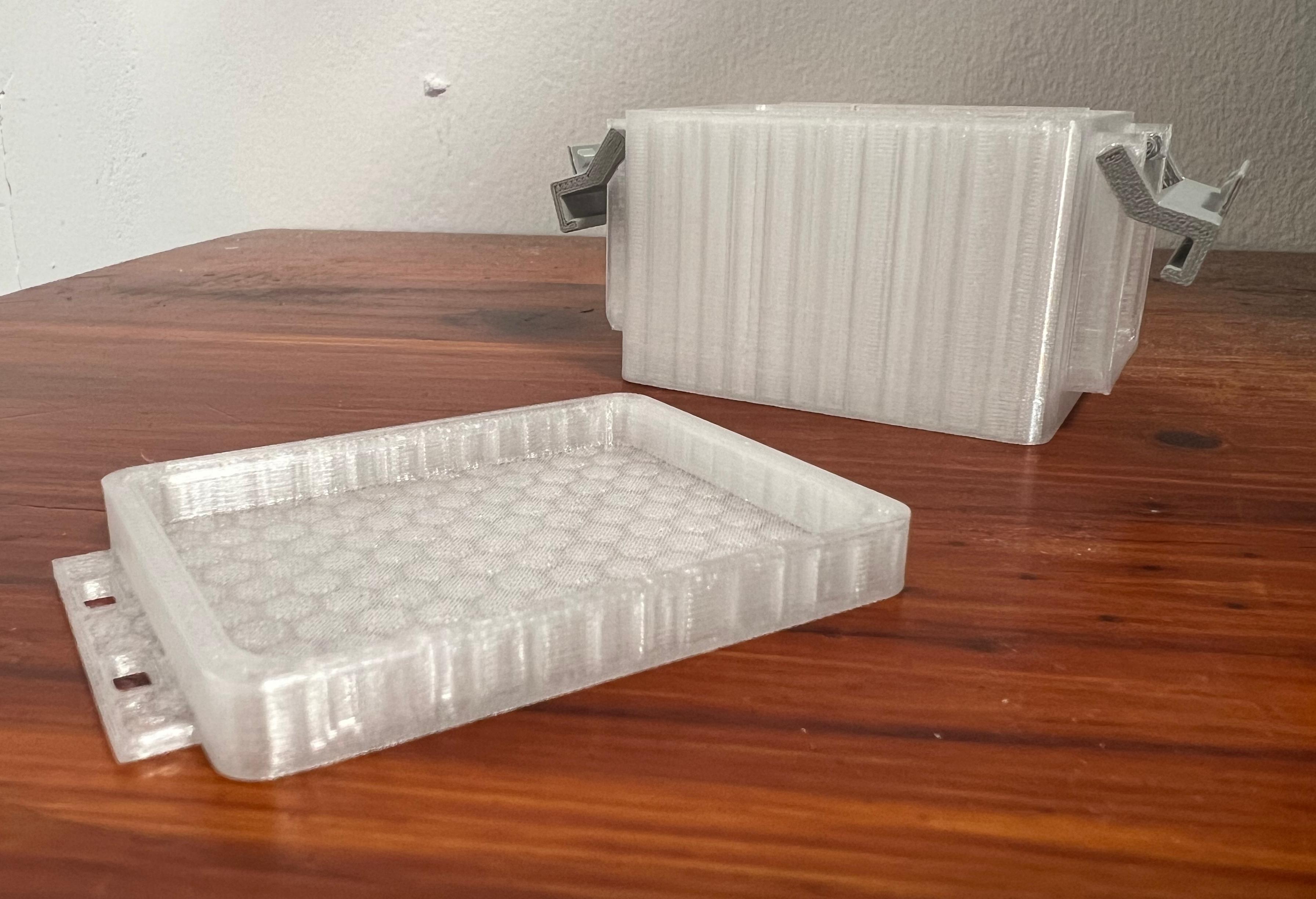 Miniatura 2 do modelo 3D Latching and Stacking Box