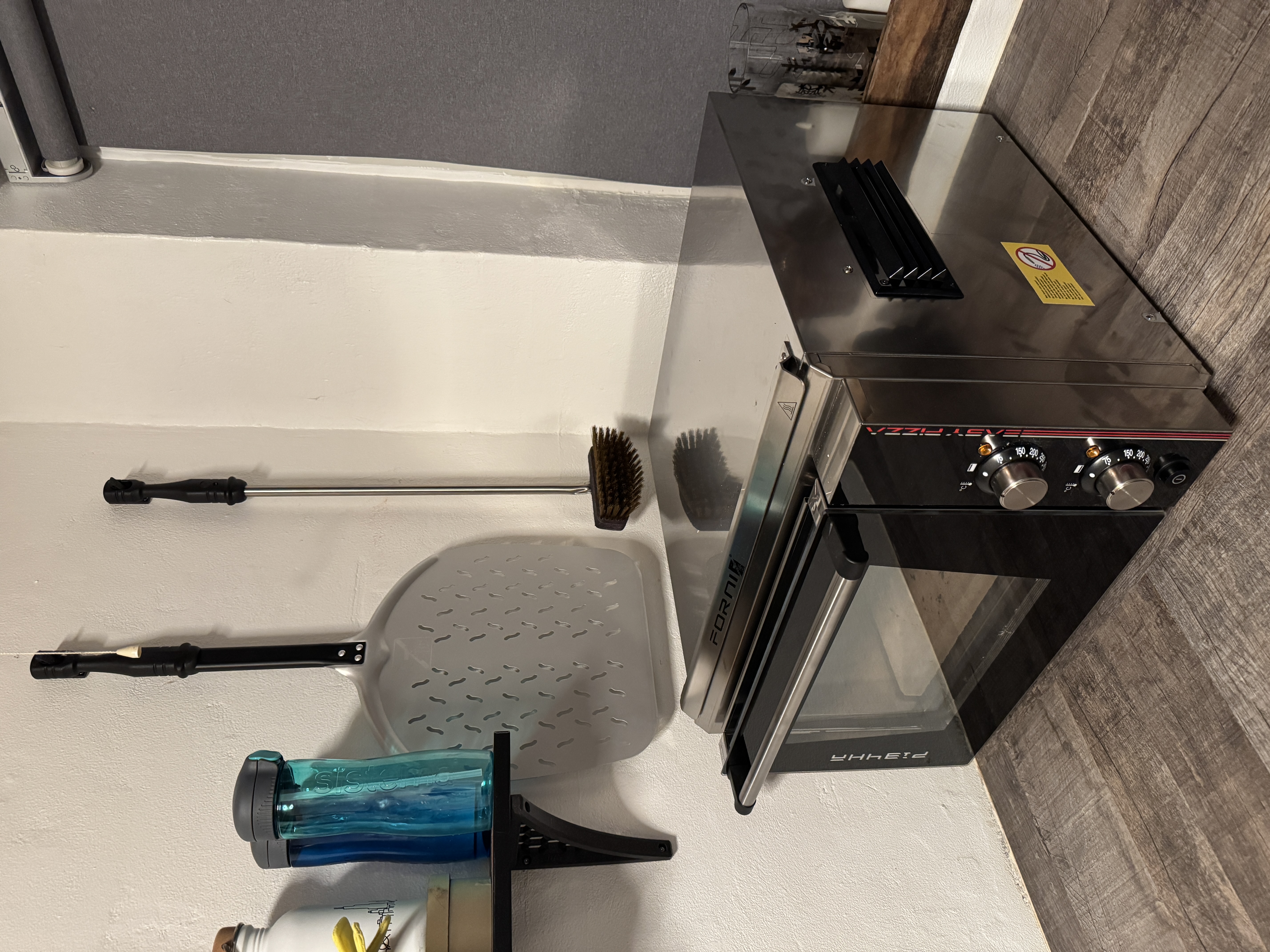 Effeuno Pizza tools - Wall mount