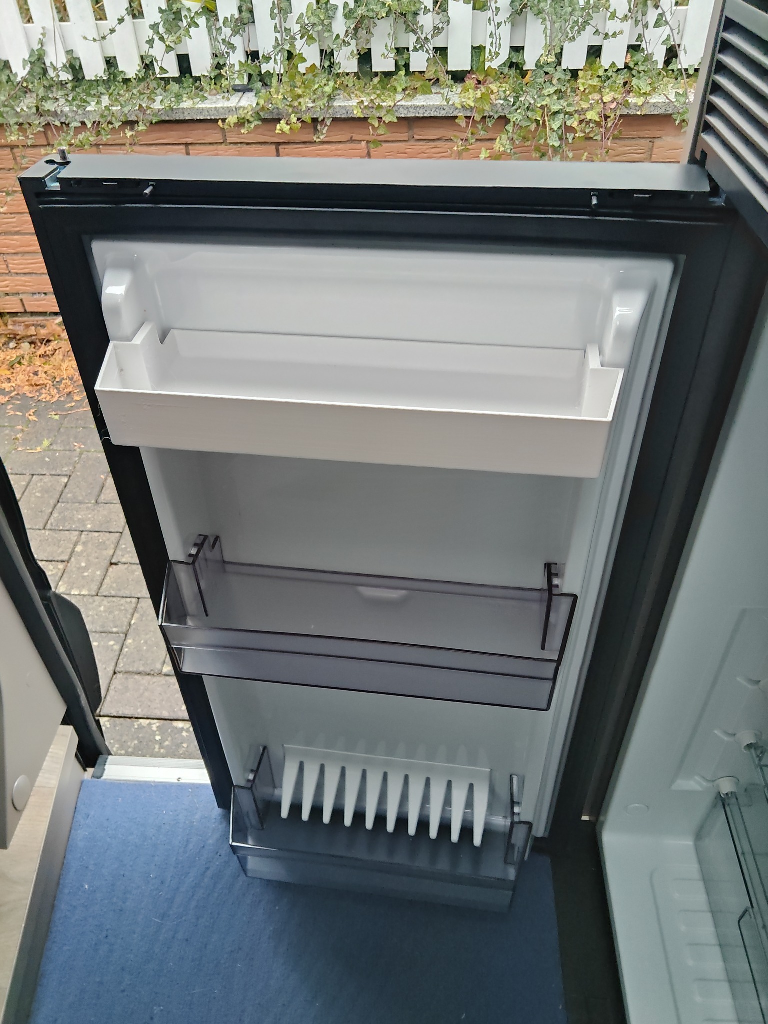 Kühlschrankeinsatz Tür Dometic