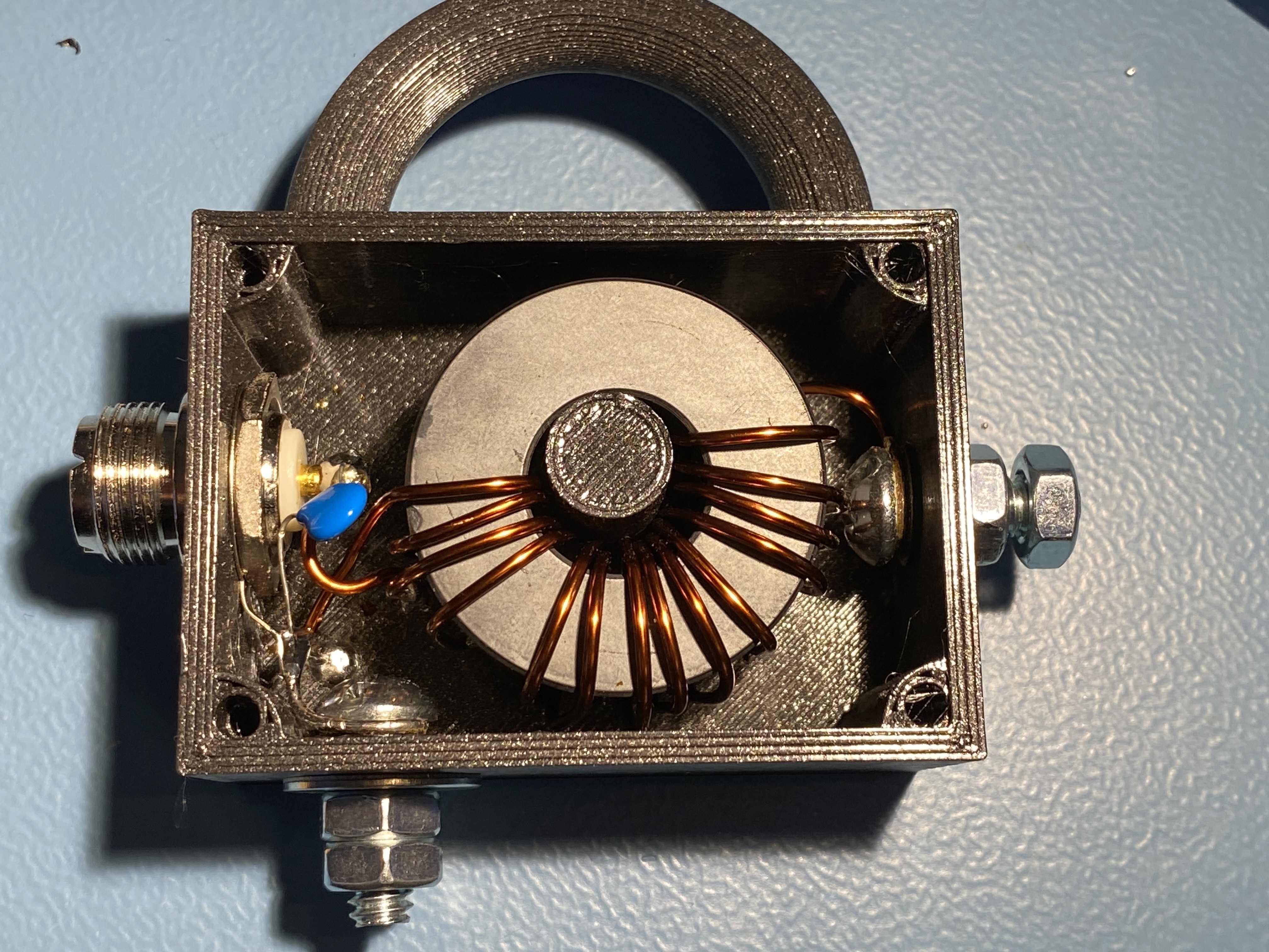 EFHW dipole transformer enclosure