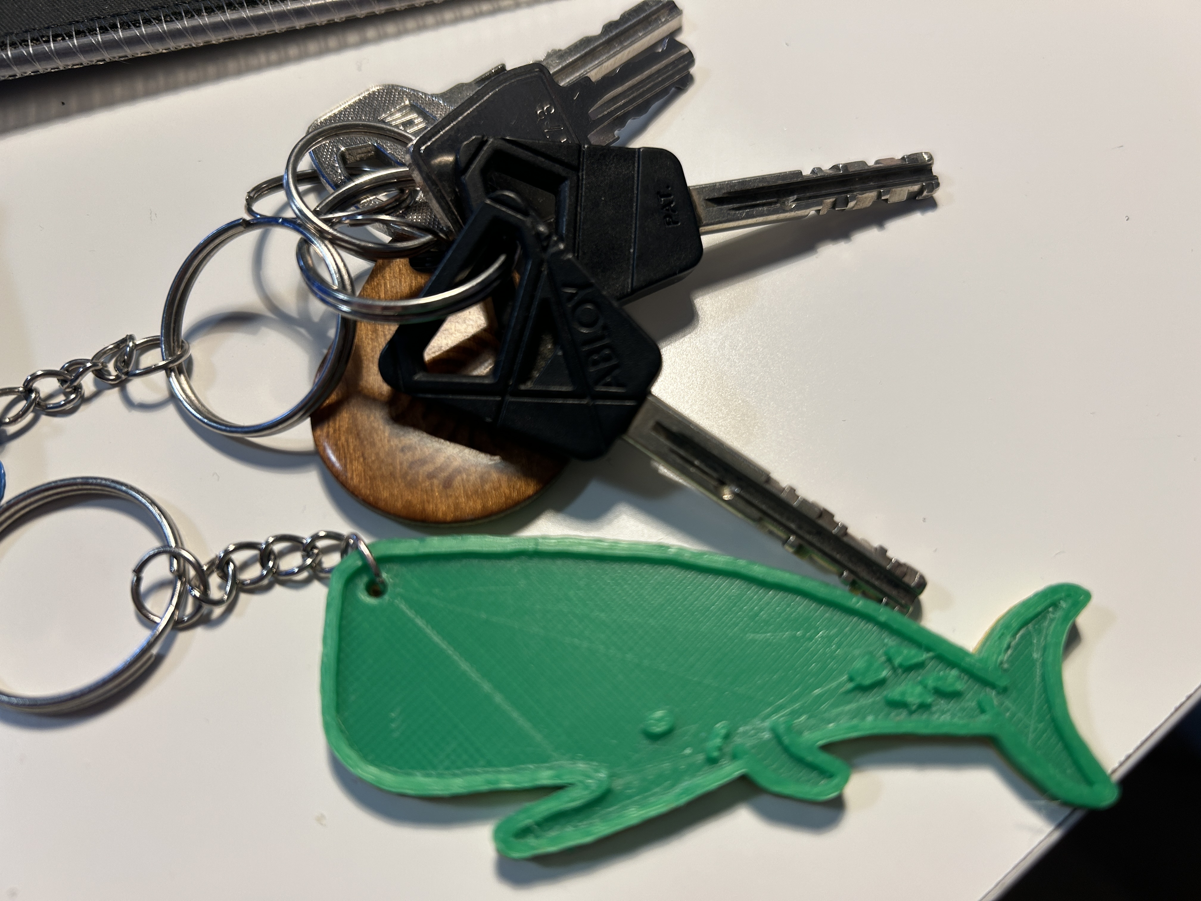 Minimalist Sperm Whale Keychain – Hand-drawn Style