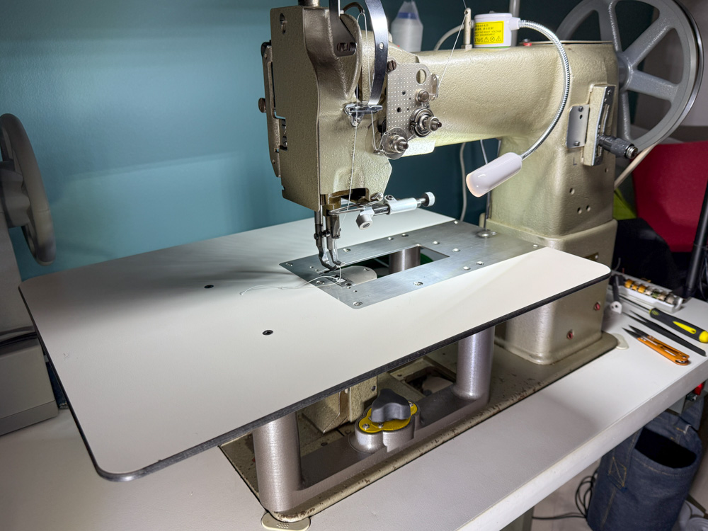 Post Bed Sewing Machine Flat Bed Table Attachment Magnetic Risers