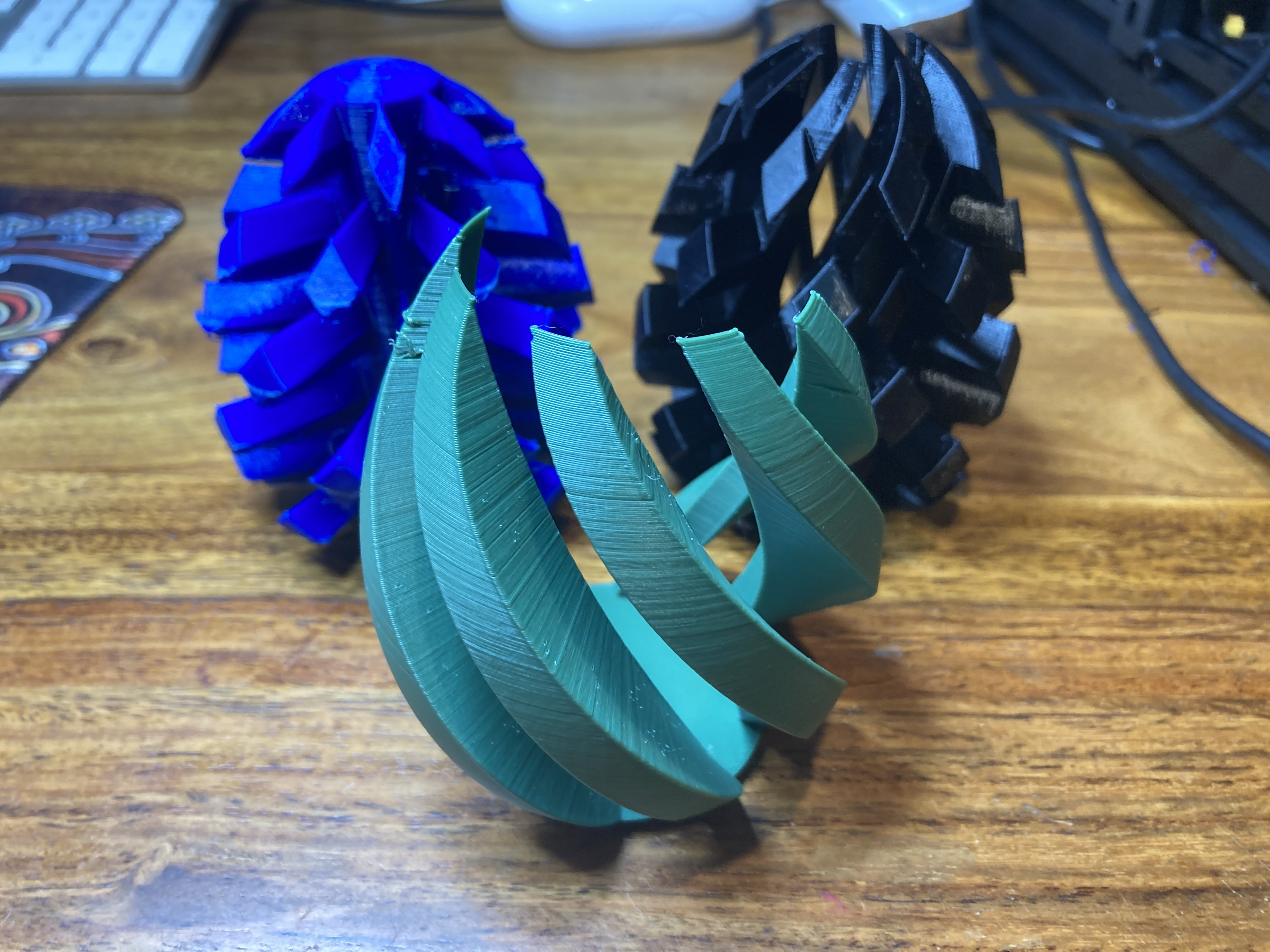 Spiral twist combining easter eggs — miniatura 9