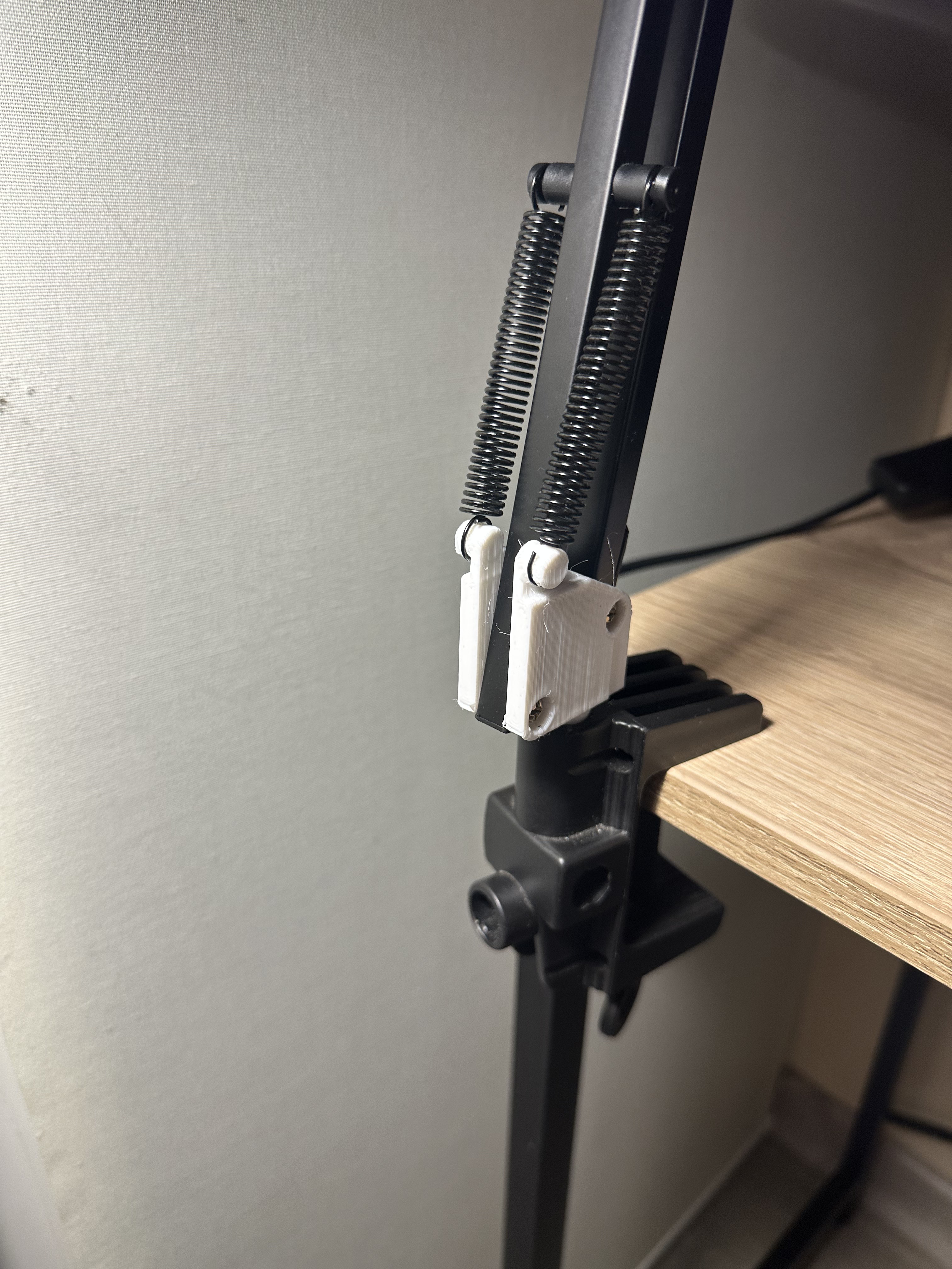 Lamp desk mount