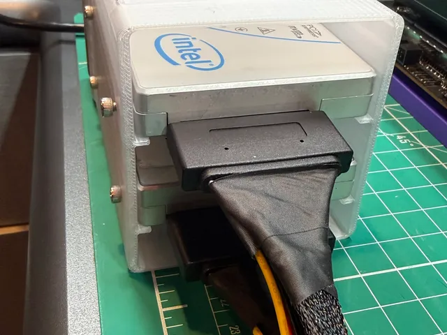 2.5" U.2 80mm Cooling Enclosure
