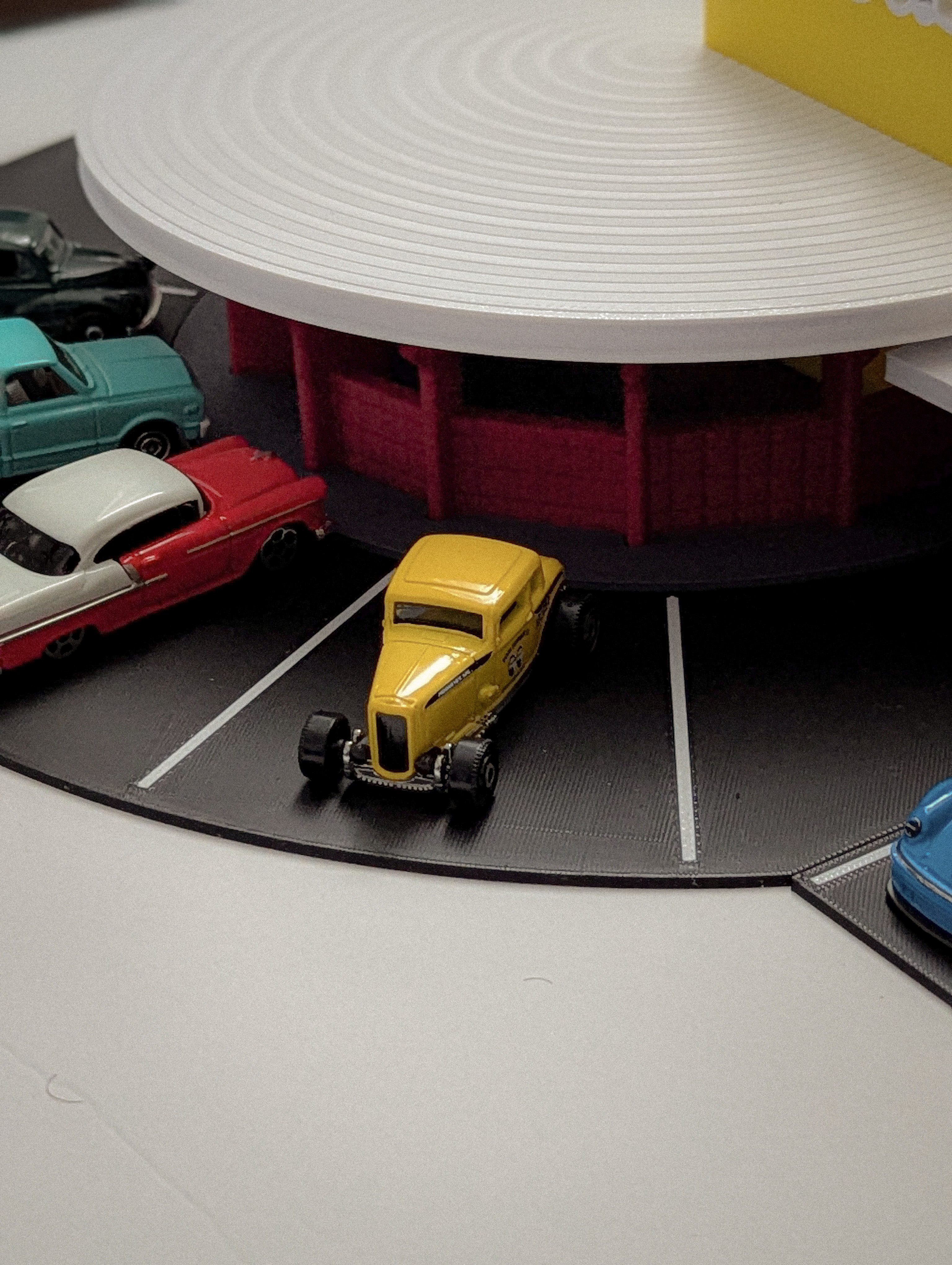 Mel's Drive-In Model Set - 1:64 Scale Hot Wheels Diorama — thumbnail 10