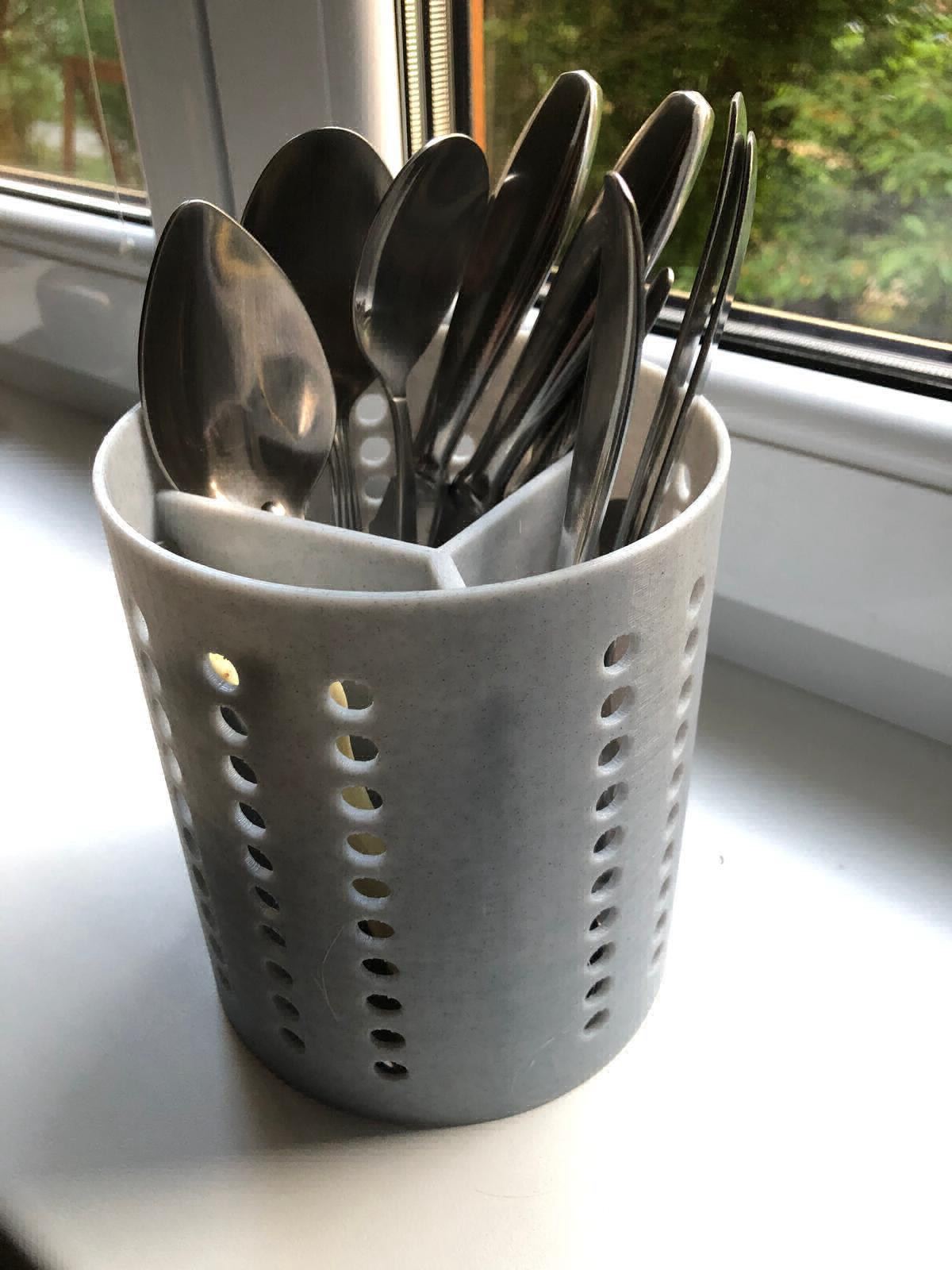 Cutlery drainer