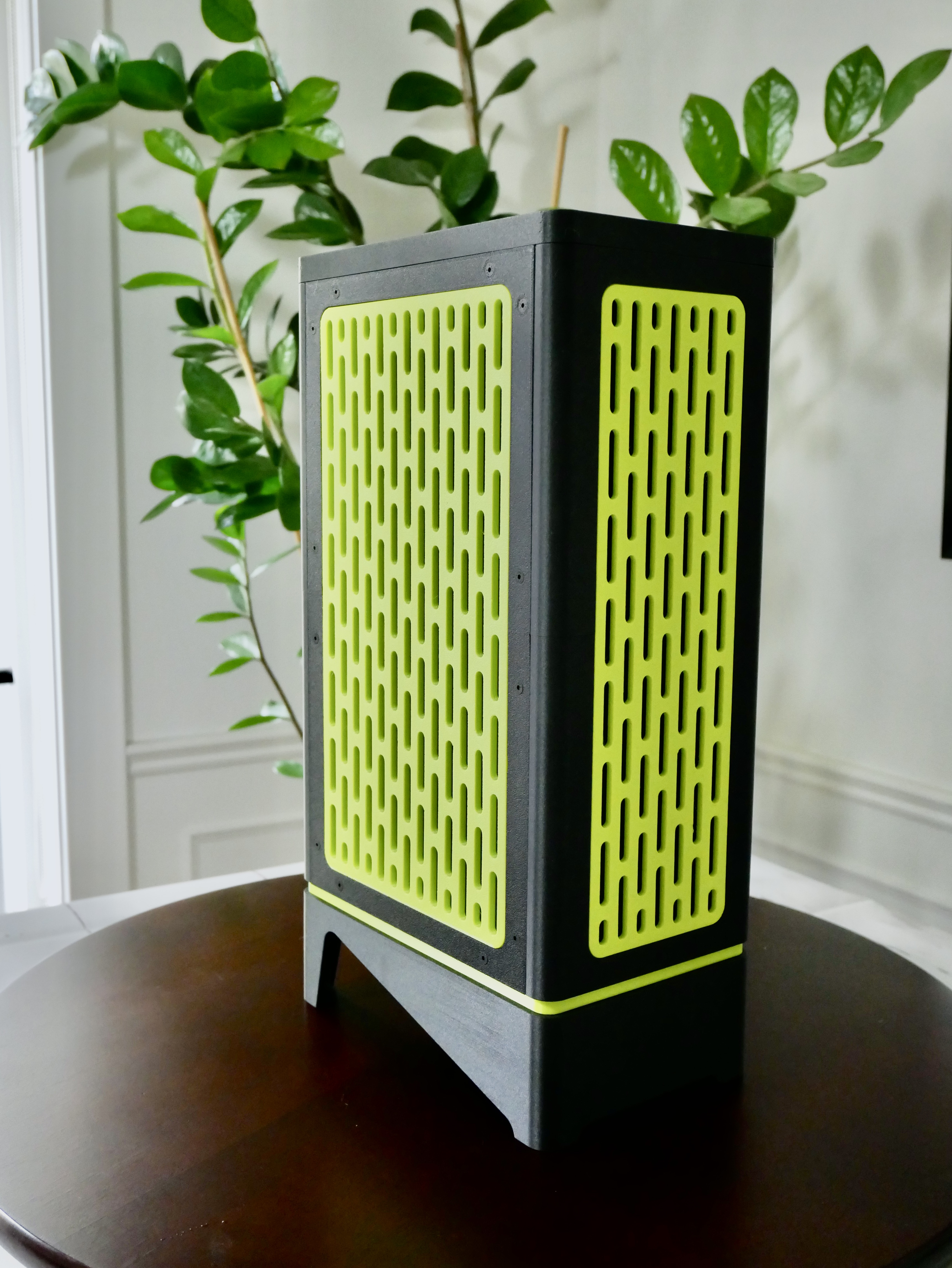 10L SFF Case