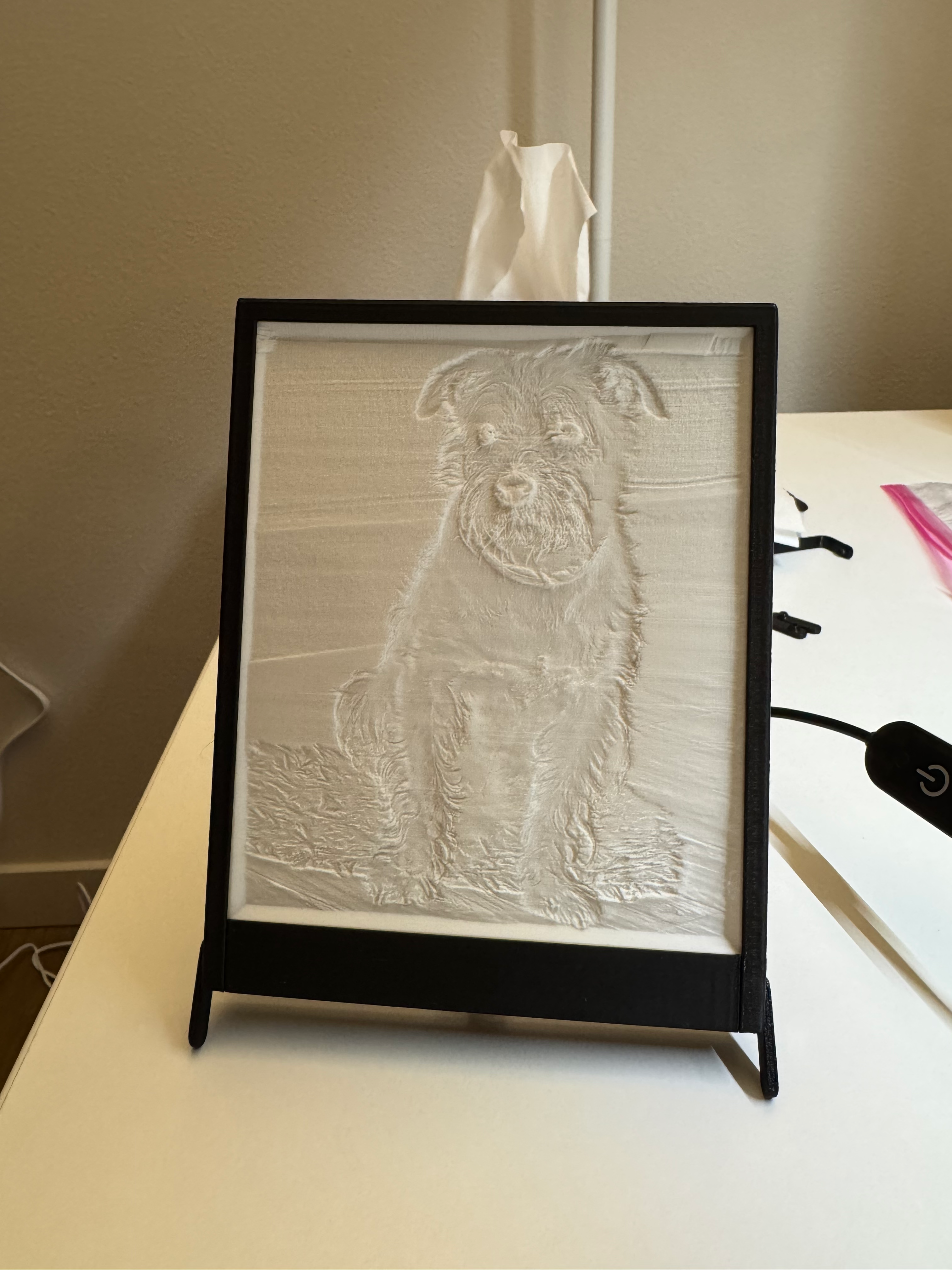 Low-profile lithophane frame