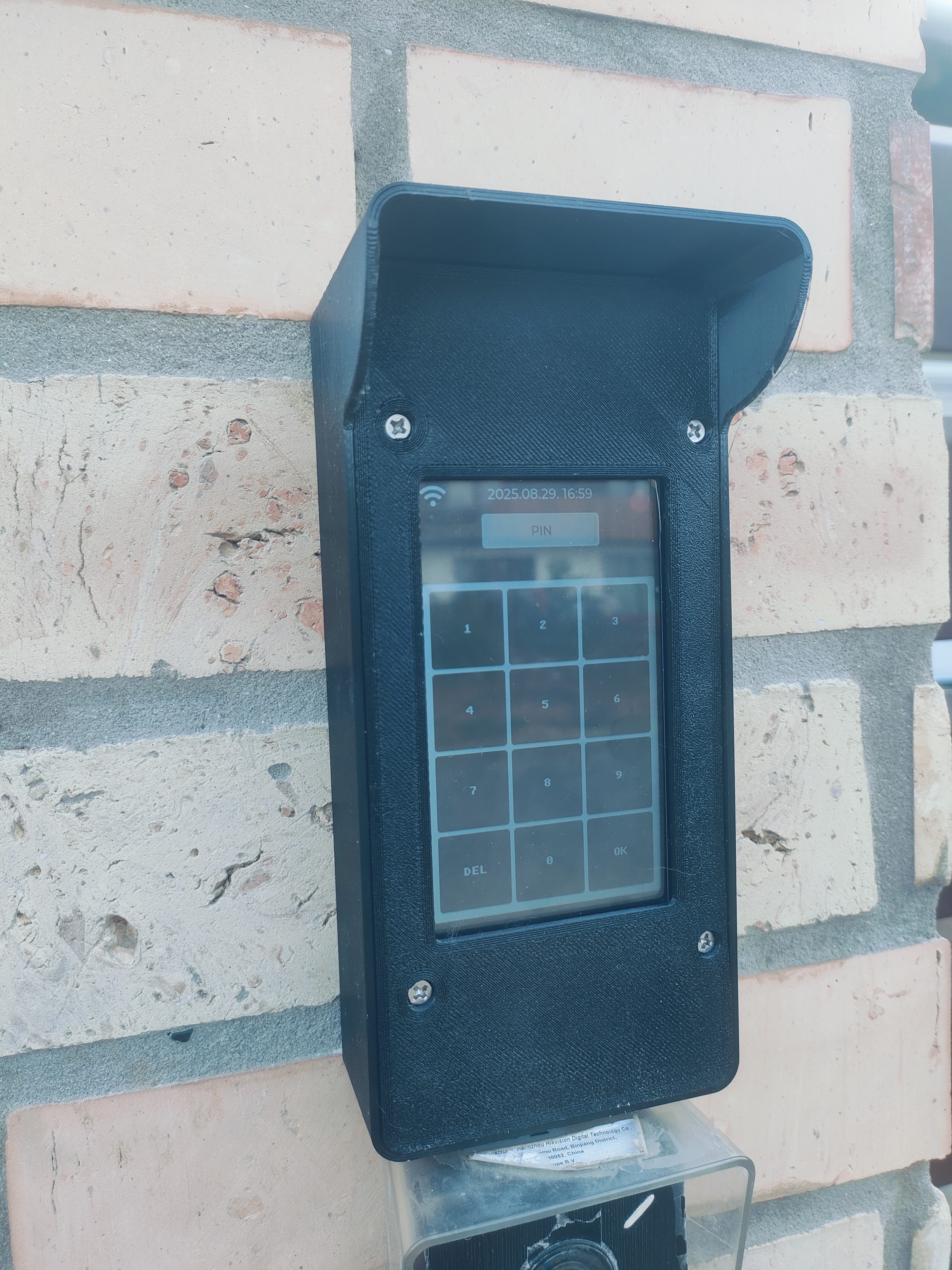 Sunton ESP32S3 4.3" IPS Outdoor Case 8048s043c