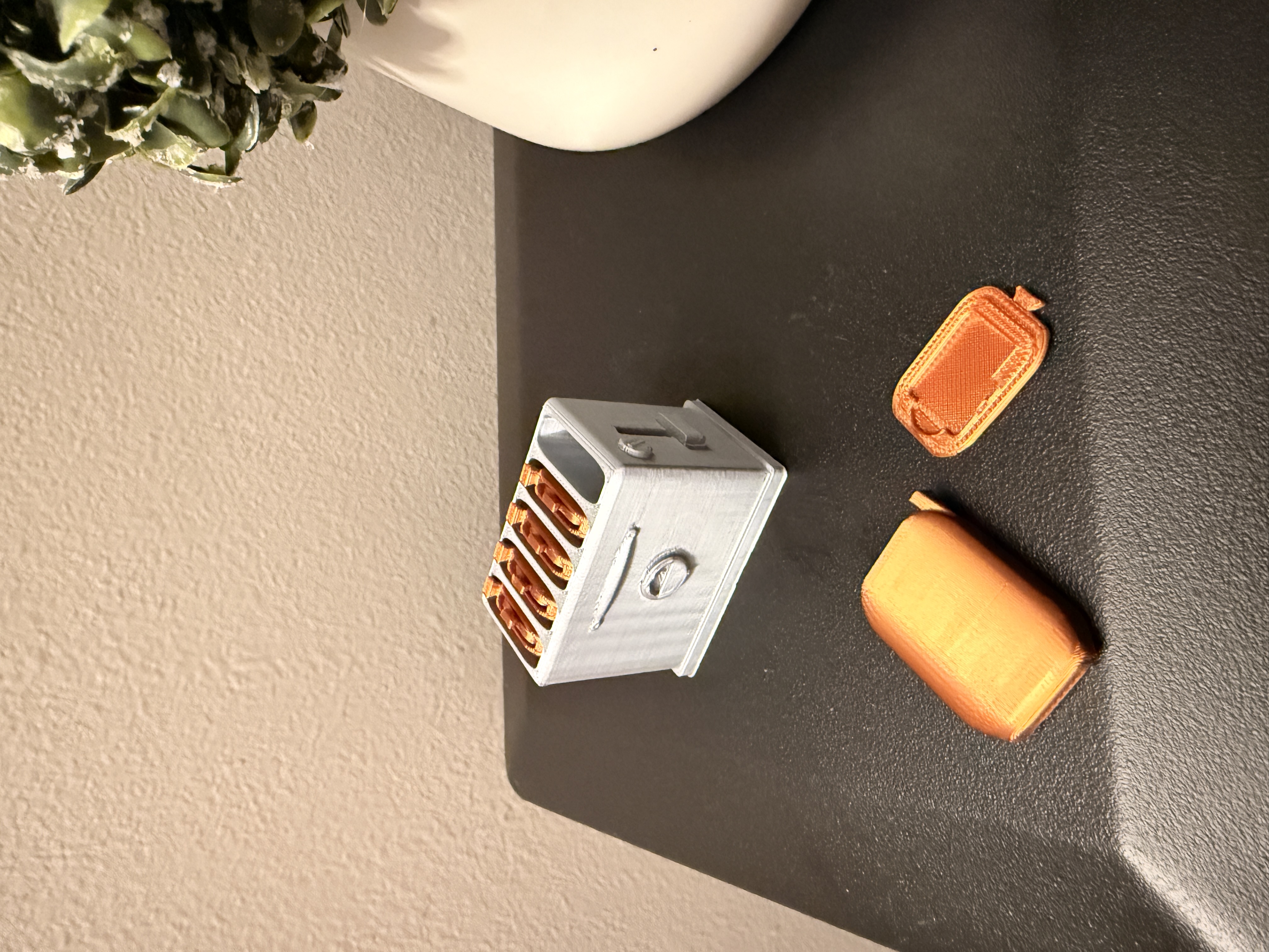 Micro SD Card Case in Toaster Shape — miniatura 2