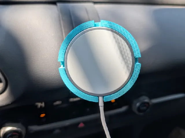 PixelSnap Charging Car Mount