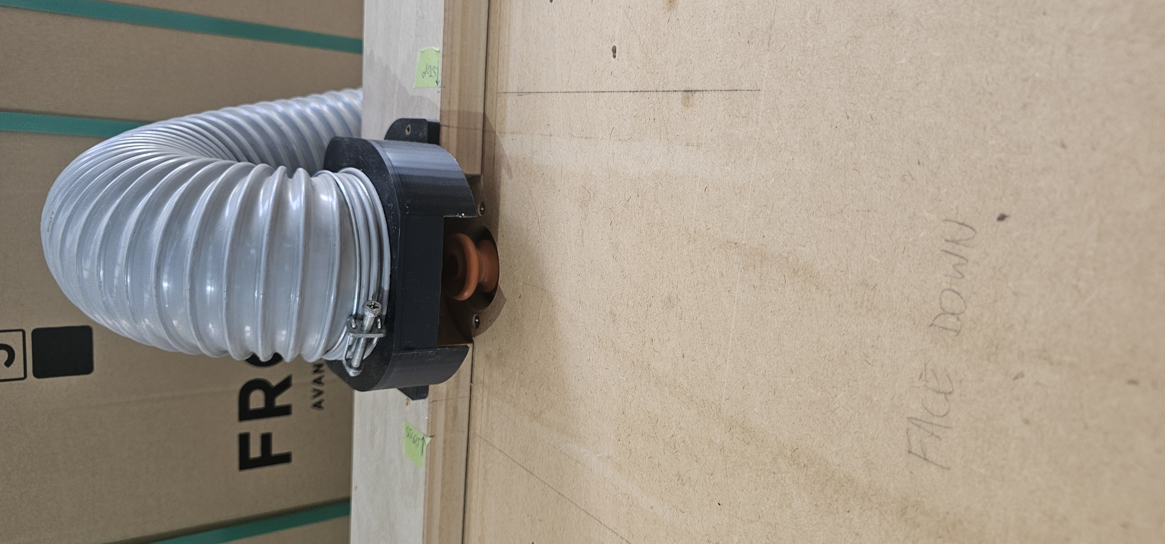 Ducting cover for router table