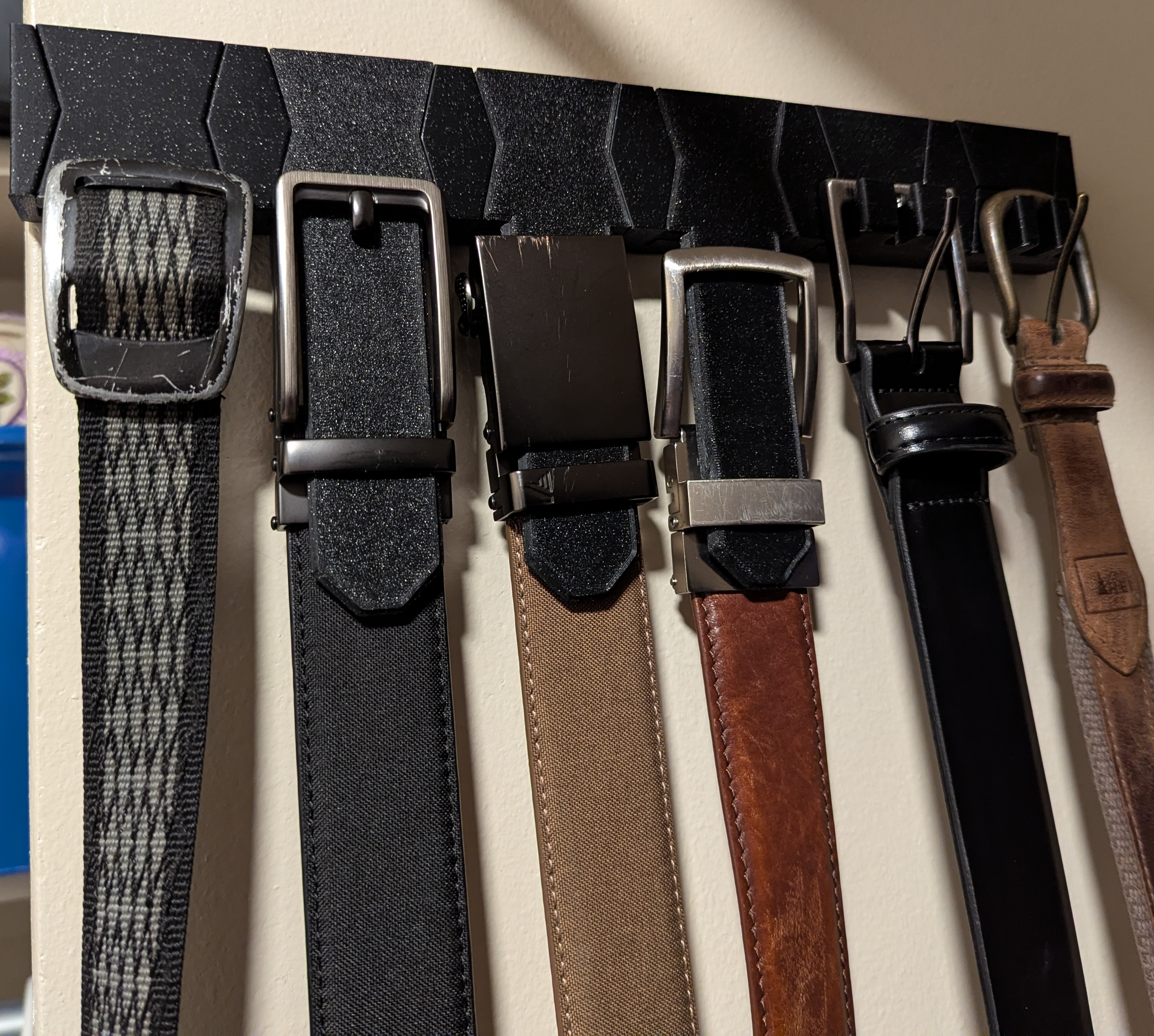 Modular belt rack