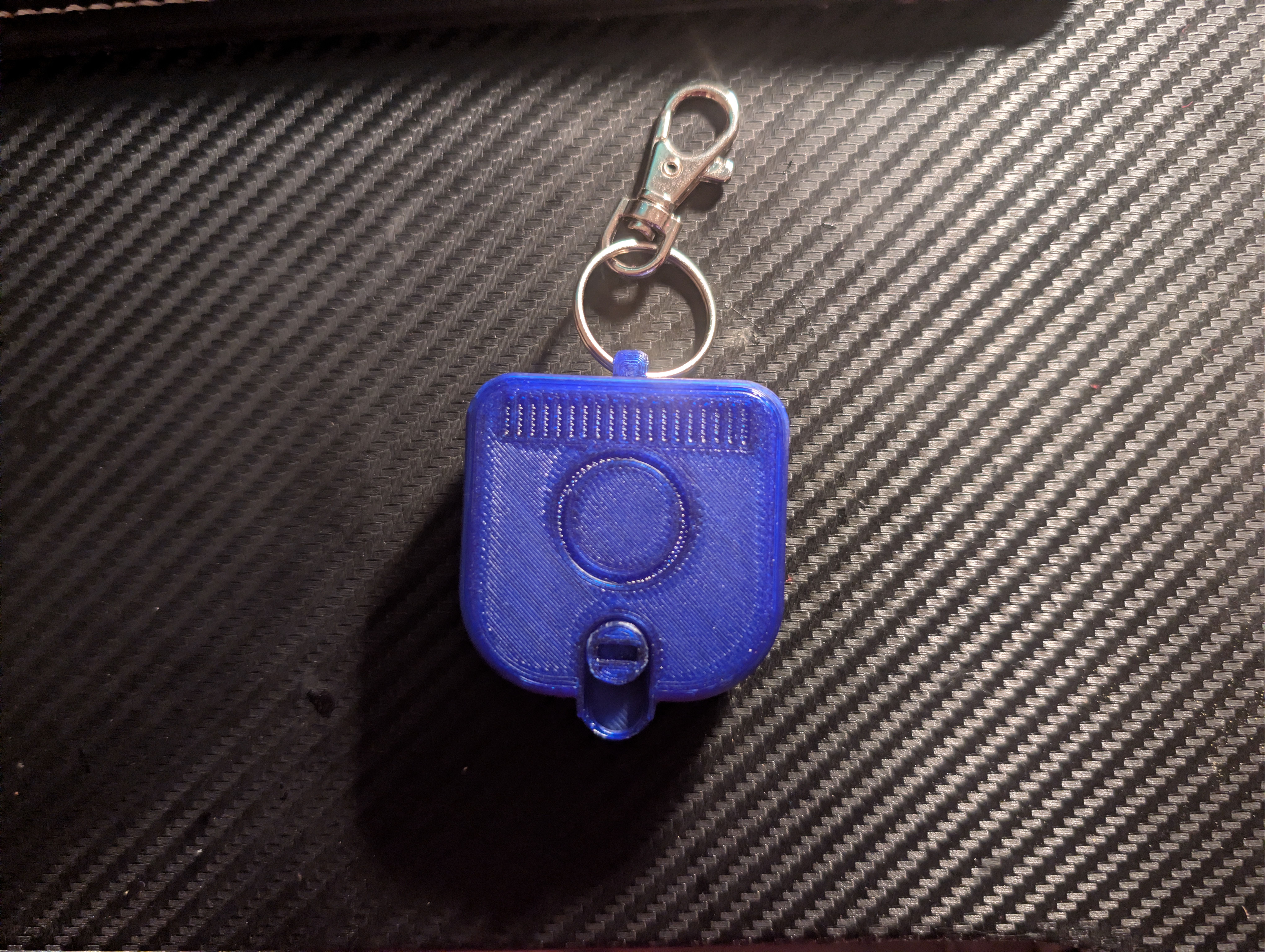 Miniatura 2 do modelo 3D Keychain Case for Loop Earplugs