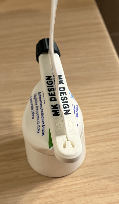 Miniatura 5 do modelo 3D Toothpaste squeezer adjustable