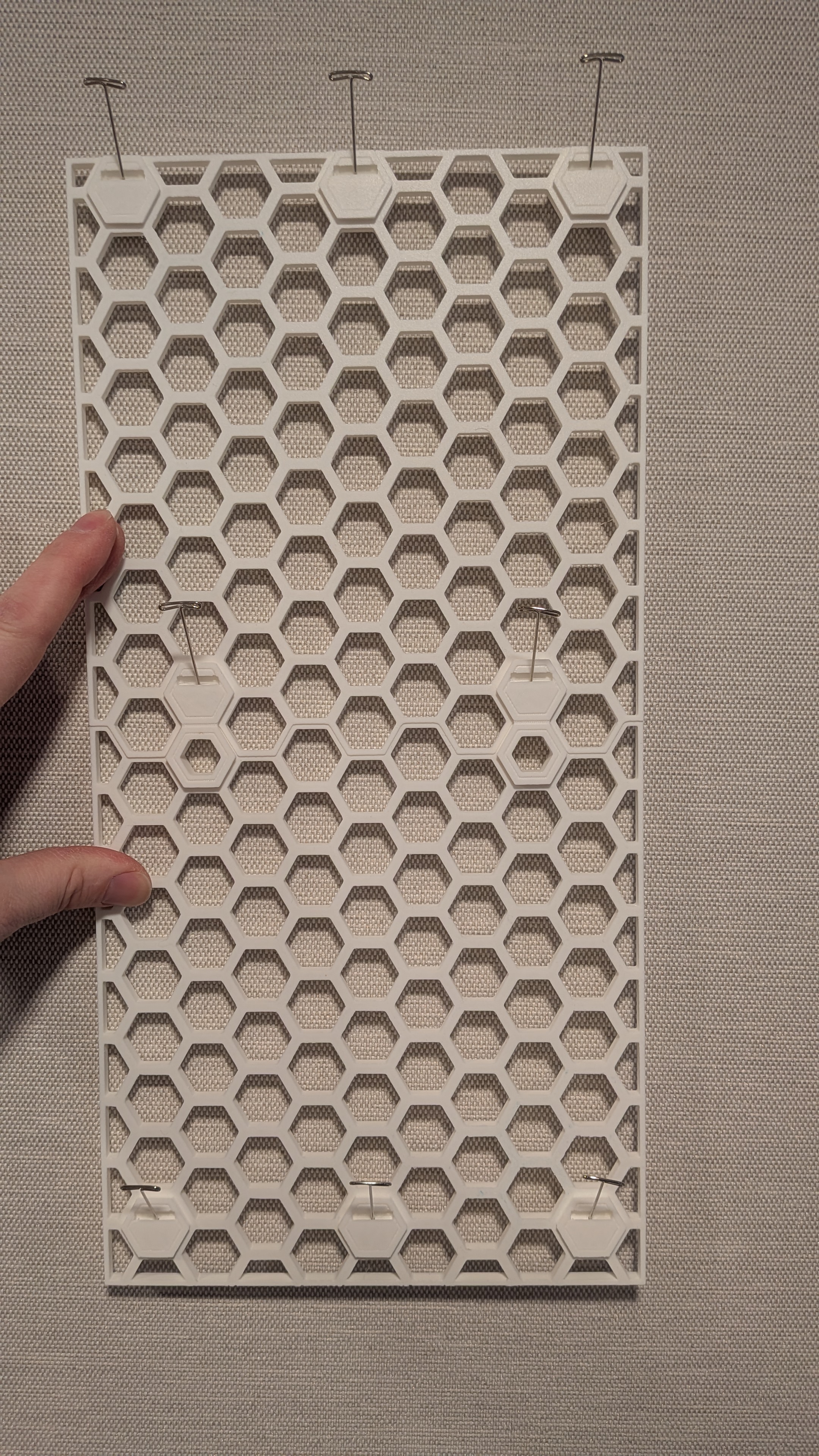 Honeycomb storage wall (HSW) anchors for cubicle/fabric walls