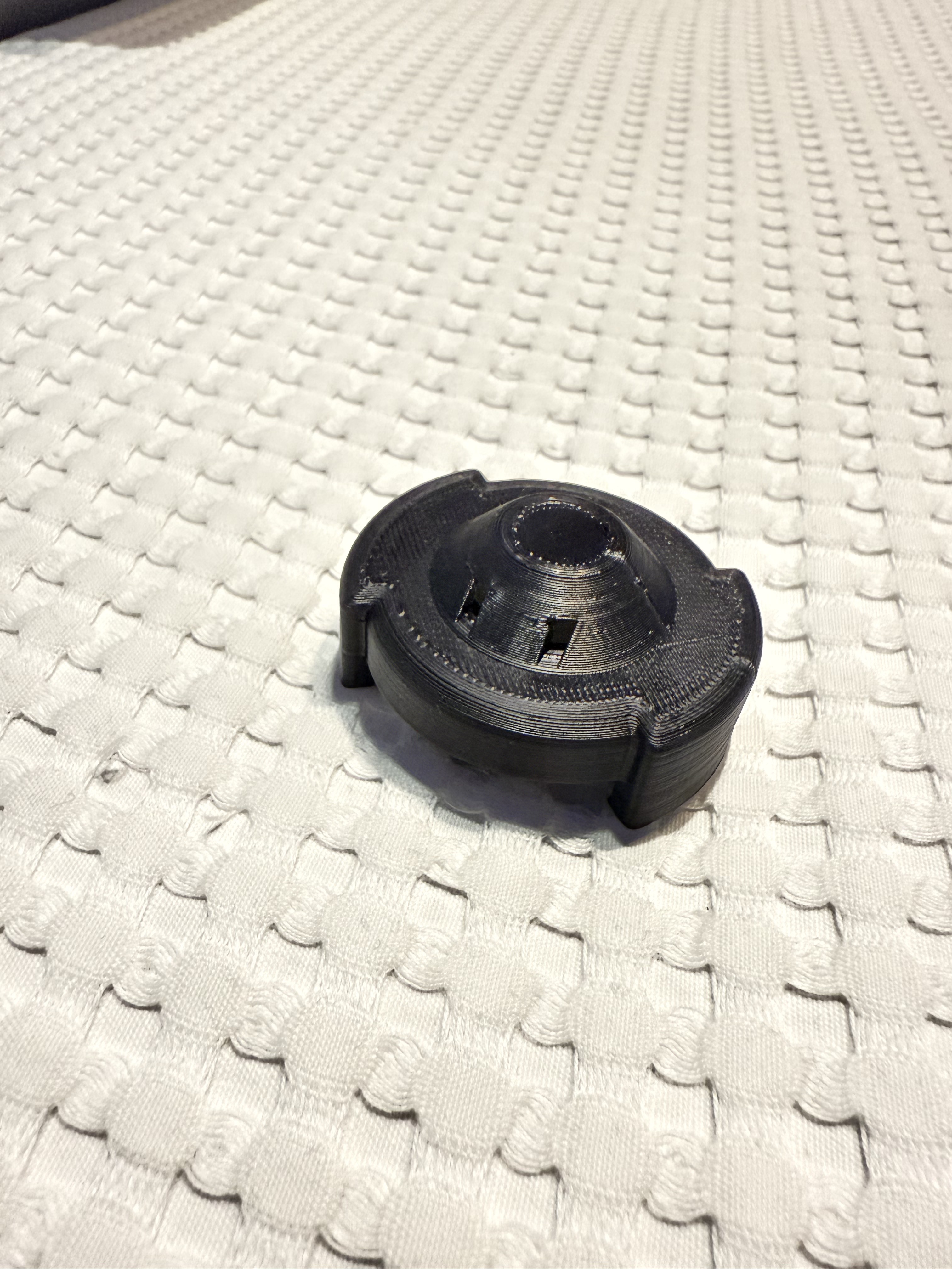 LADA Niva coolant reservoir cap