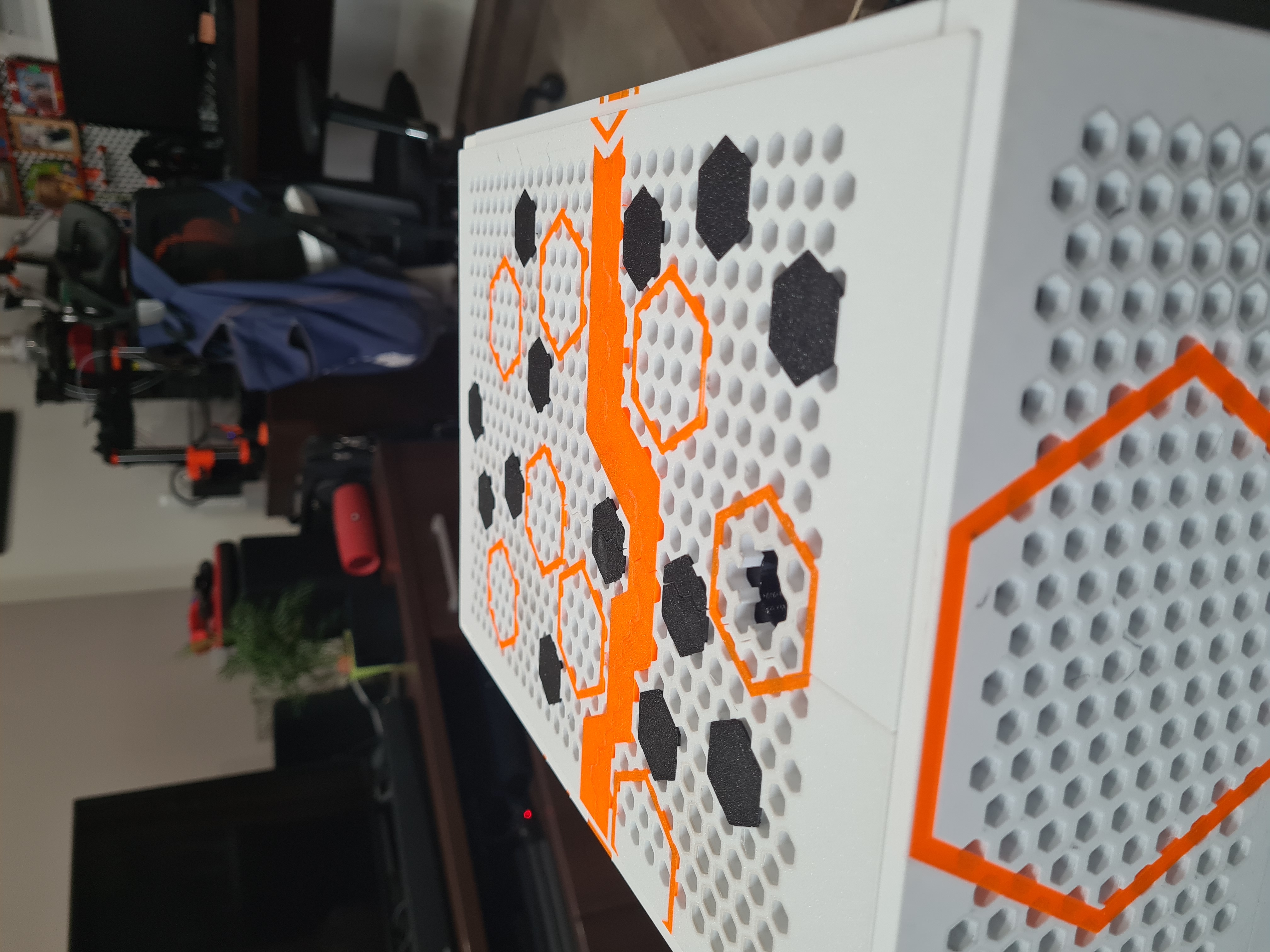 Miniatura 4 do modelo 3D mITX PC "Puzzle" Case