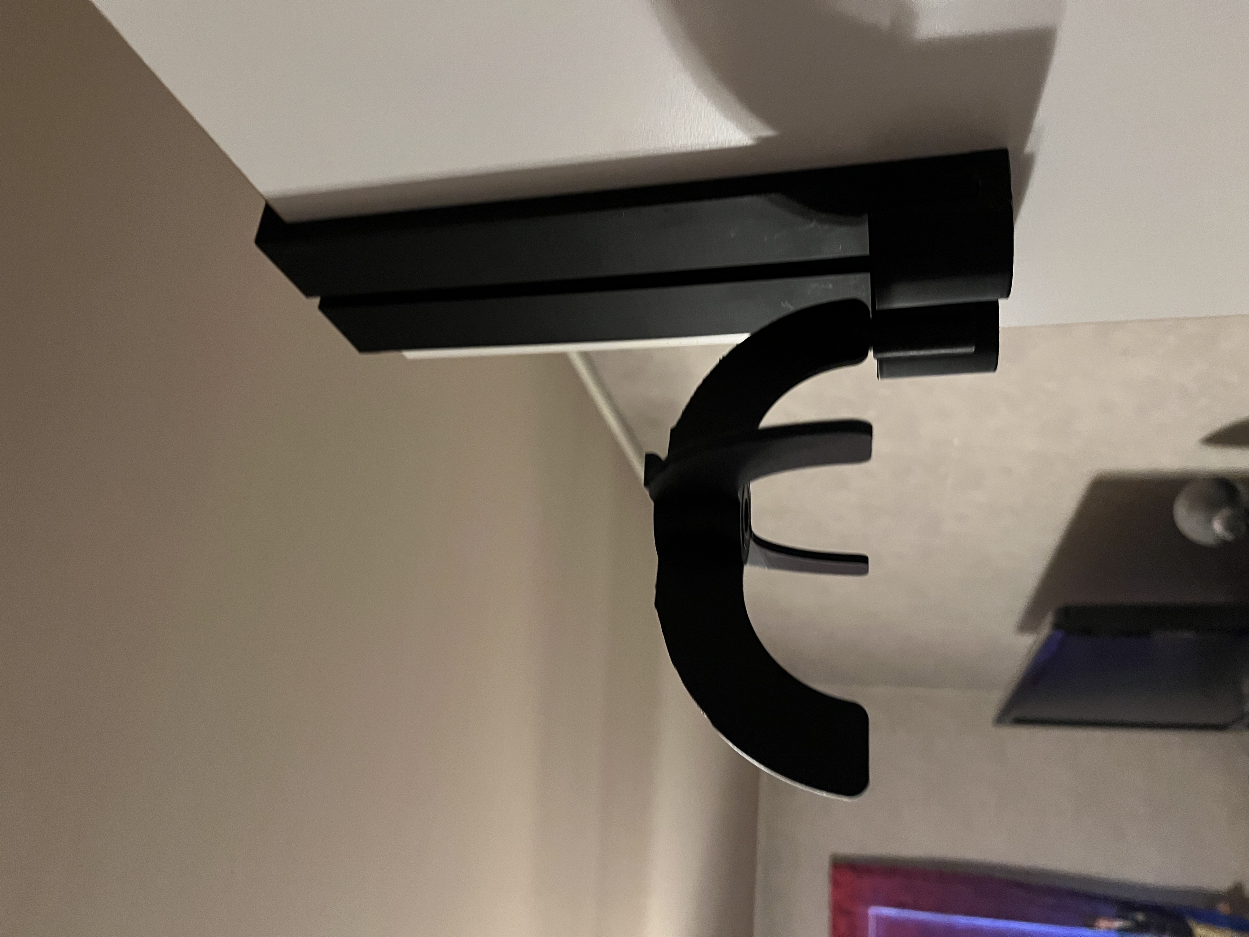 Door mount for foldable wig holder