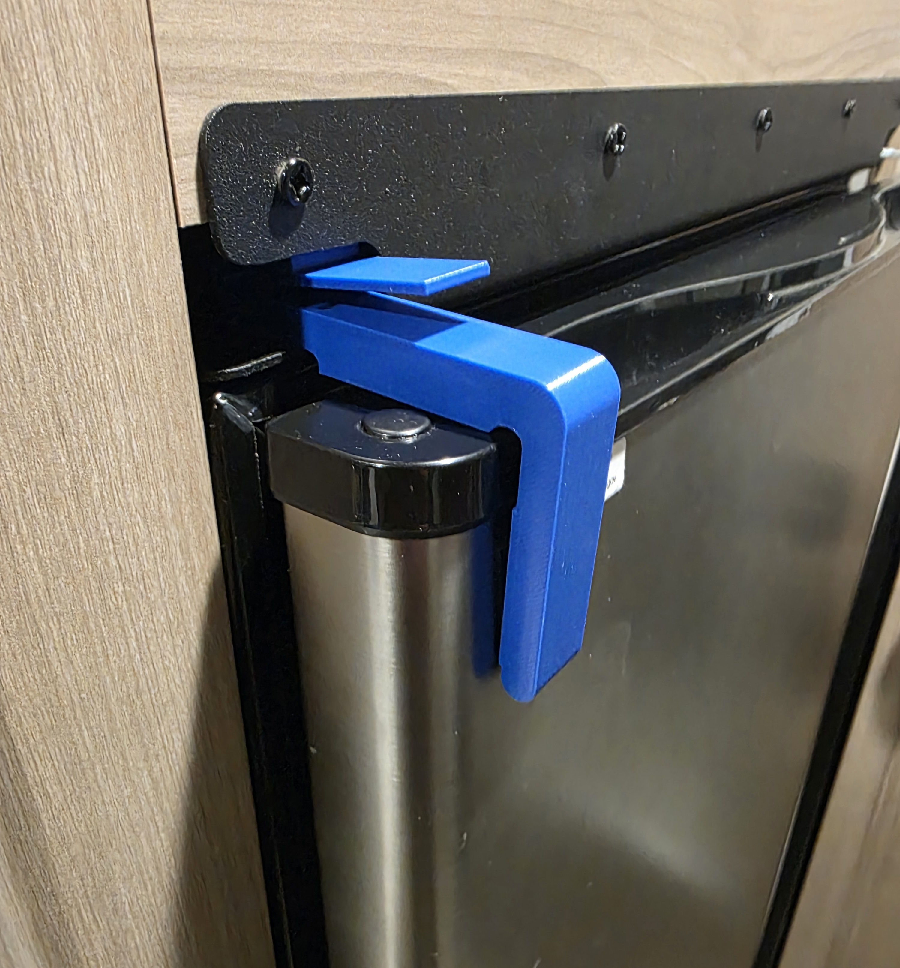 RV fridge lock Coleman 17b / 17R may work for other camp trailers
