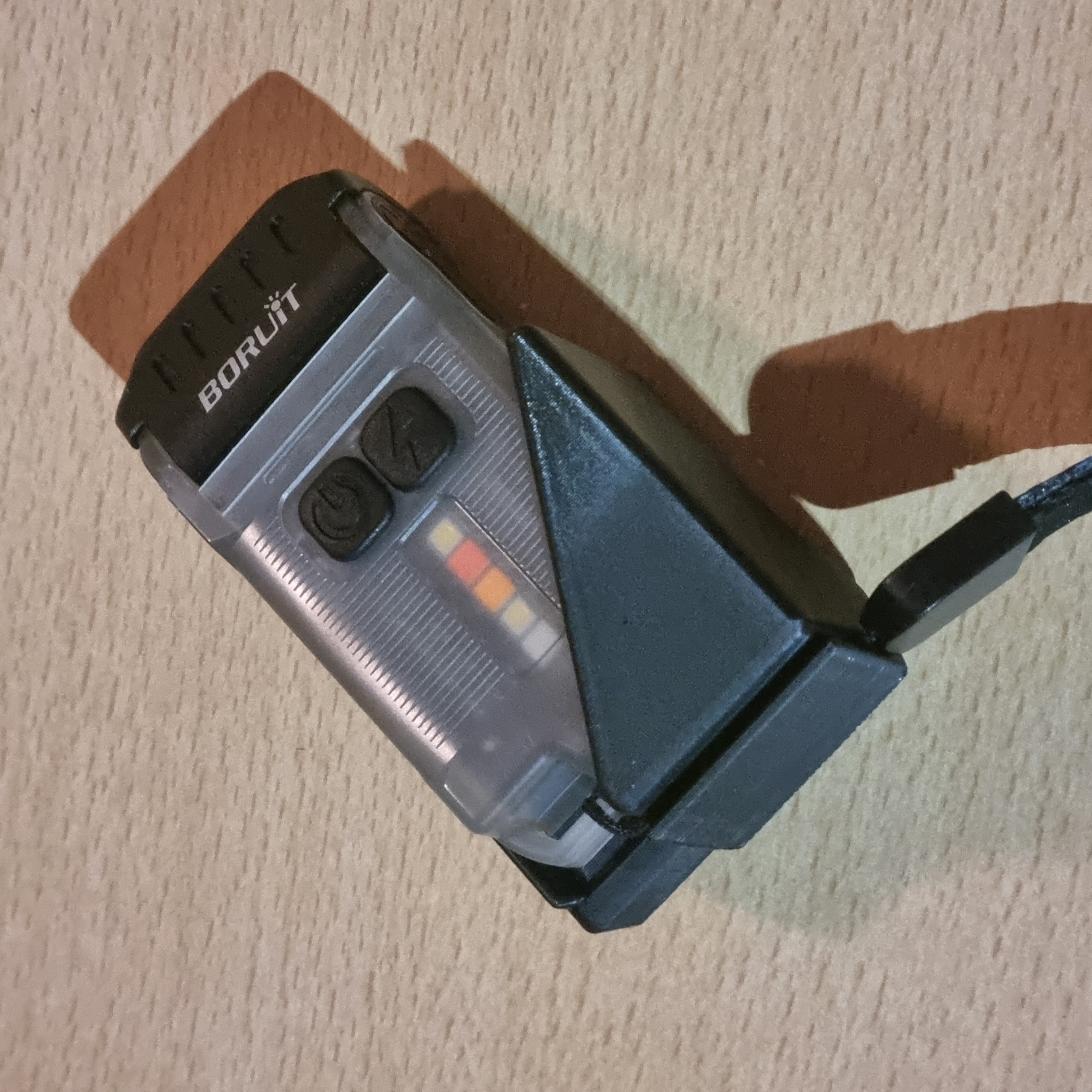 Overengineered Boruit V15 flashlight bike holder