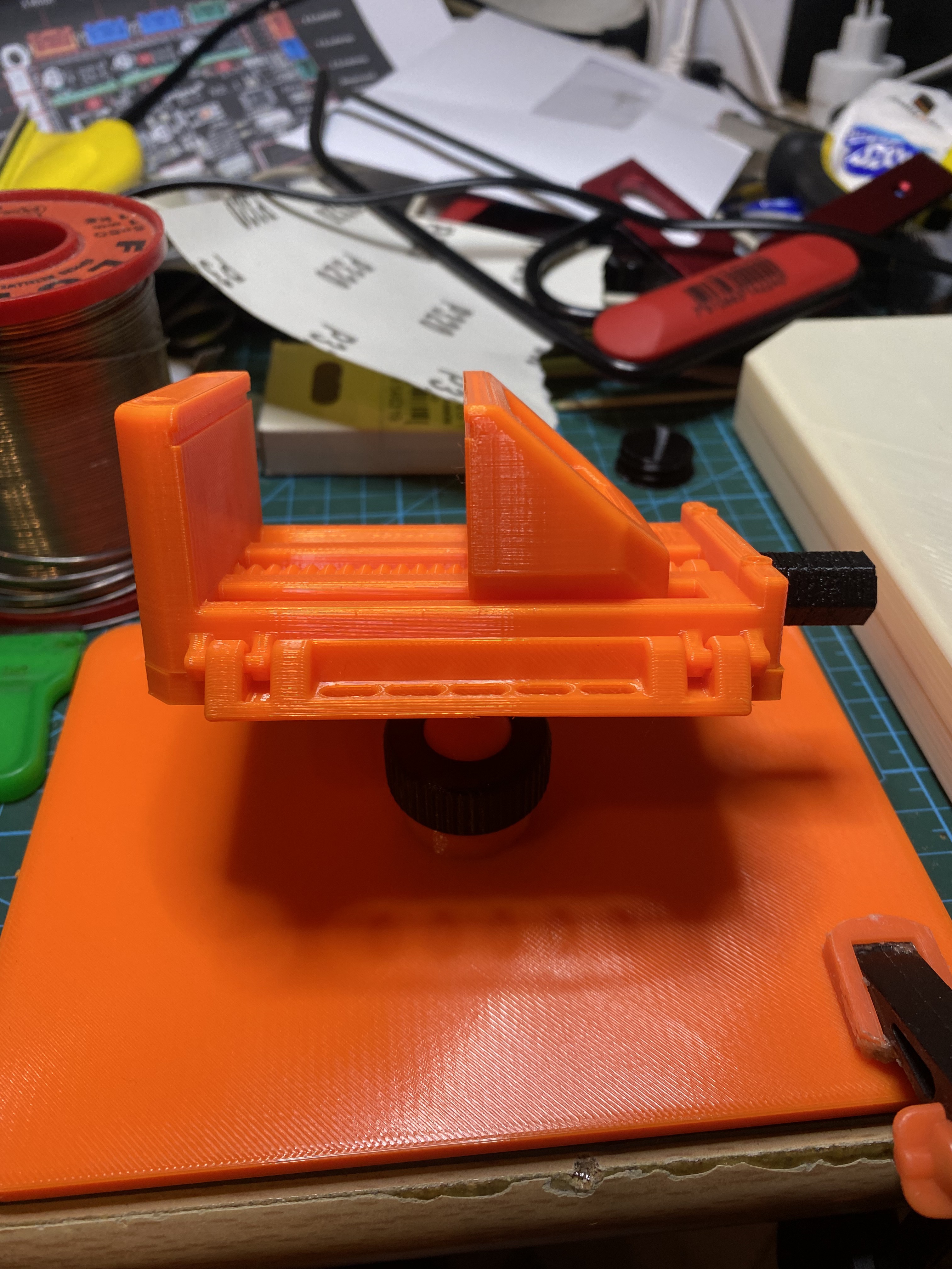 Adjustment of the ball joint for the Mini Vise