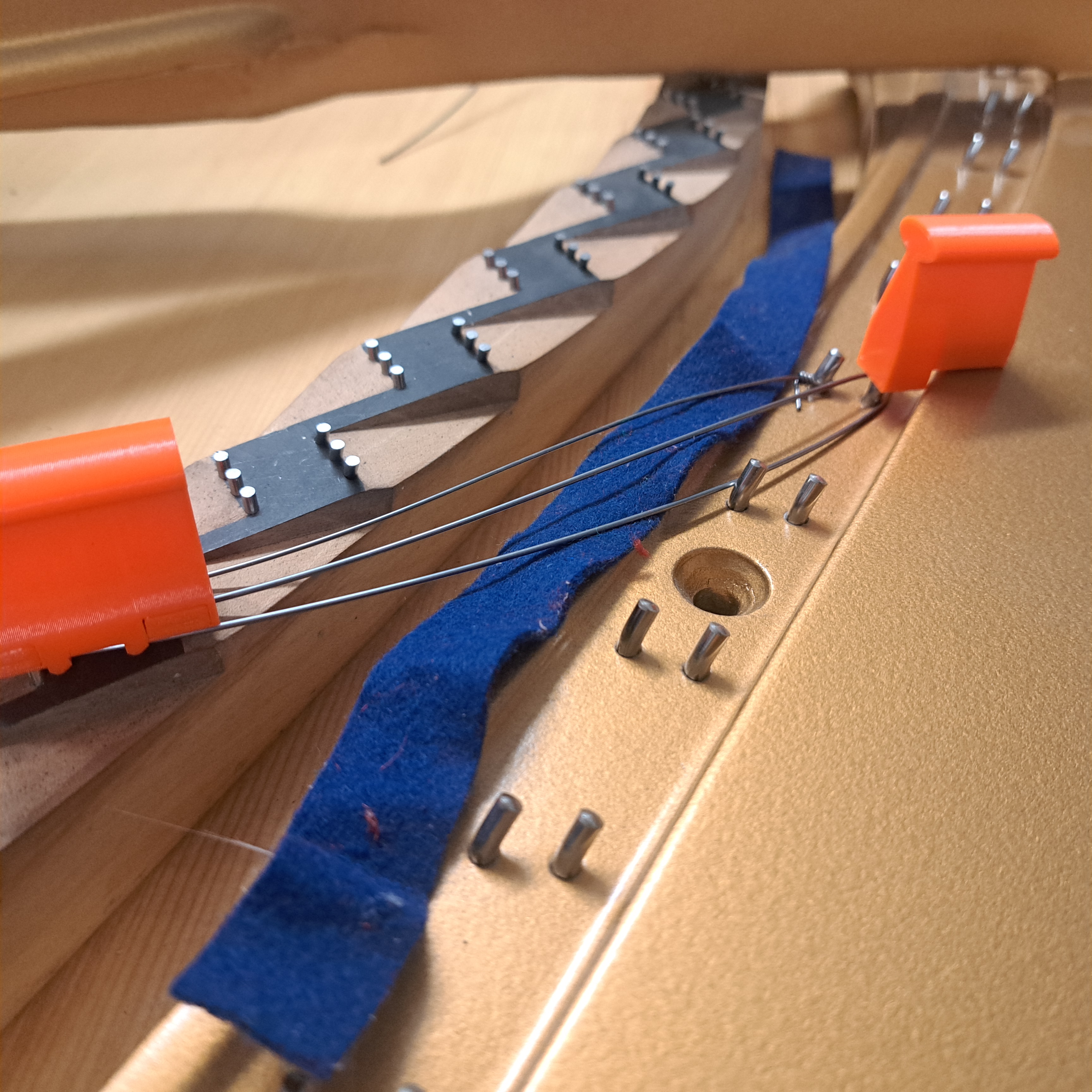 Magnetic stringing helpers — thumbnail 3