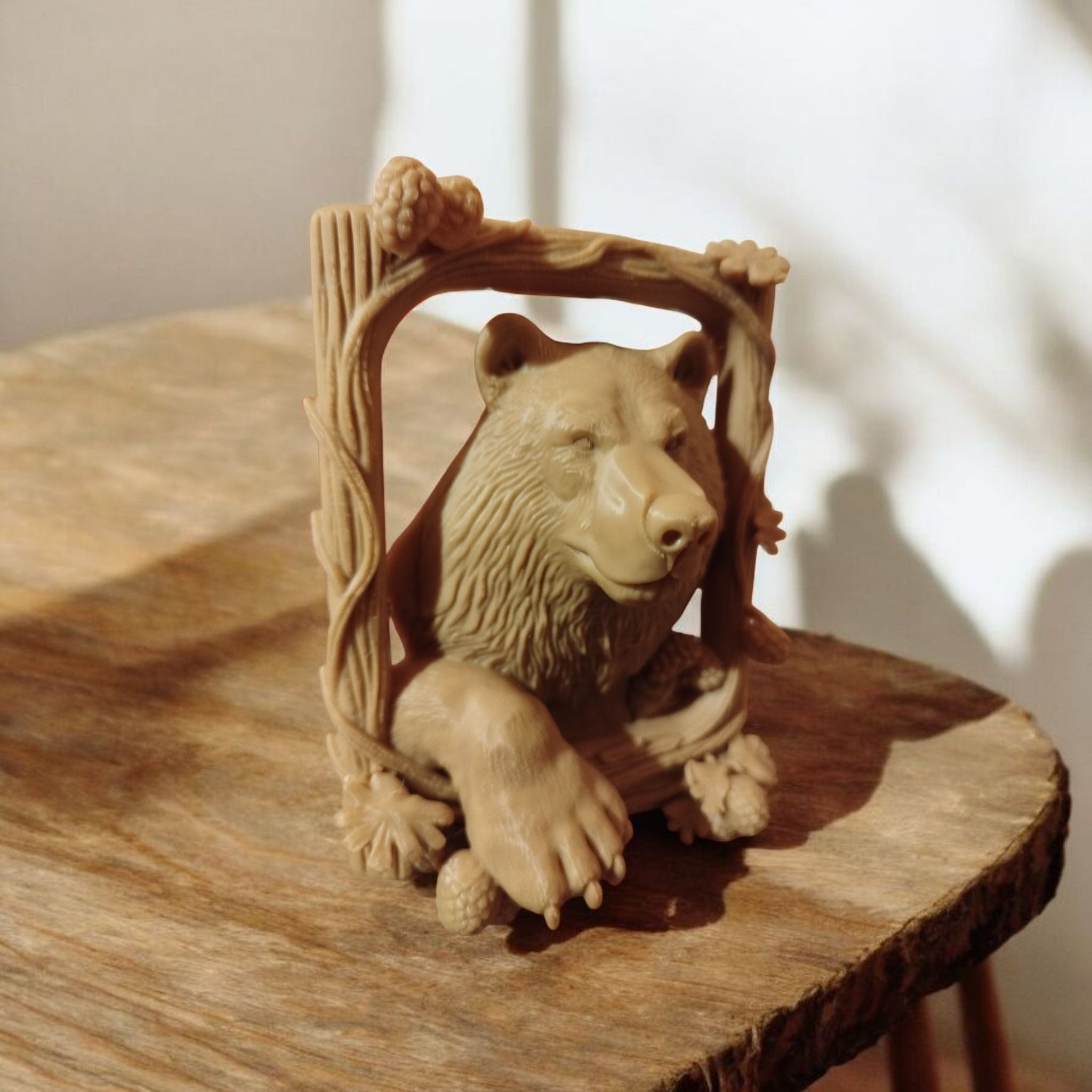 Miniatura 4 do modelo 3D “Bear Through the Pines”