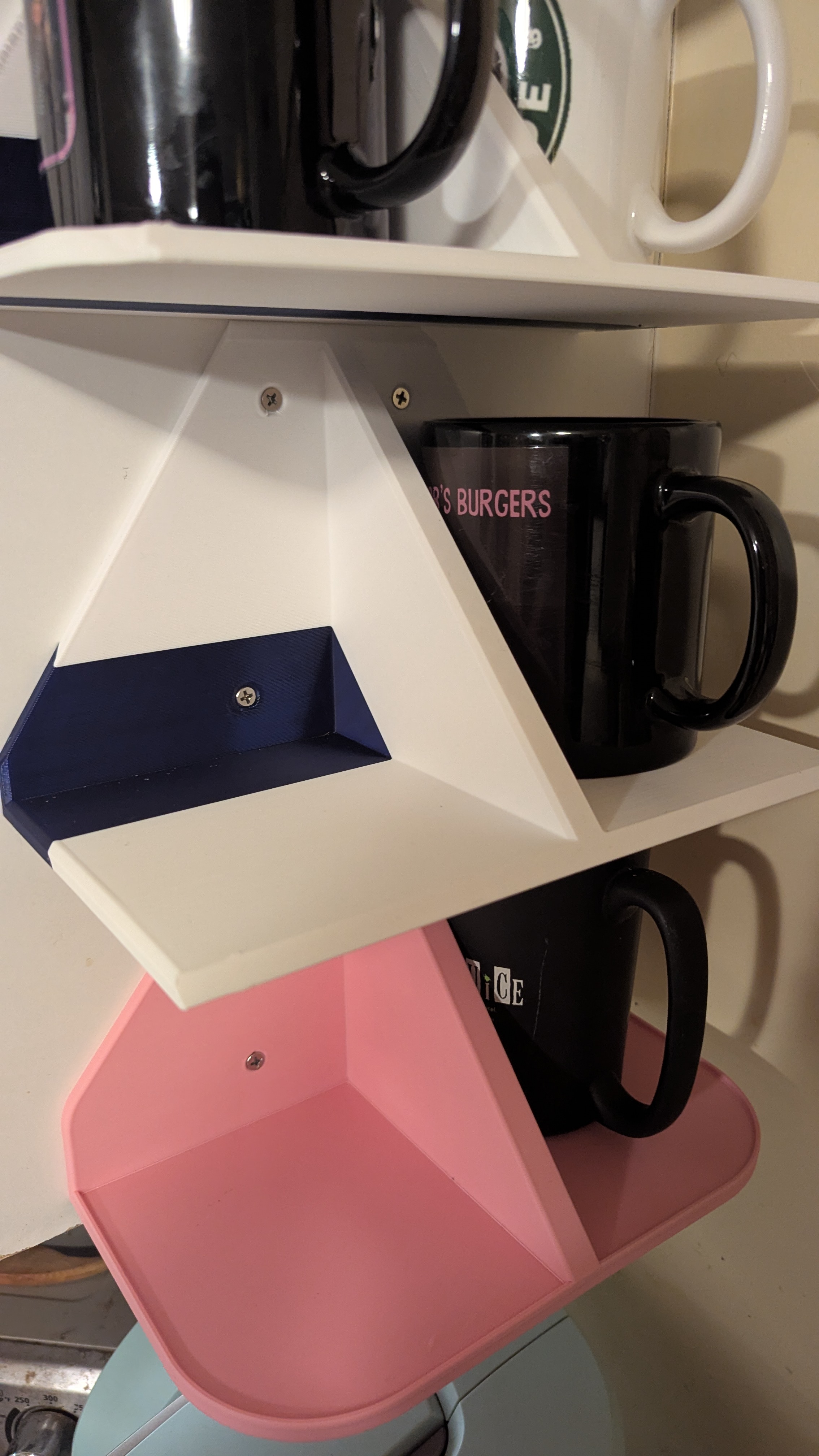 Miniatura 14 do modelo 3D Coffee Mug Shelf