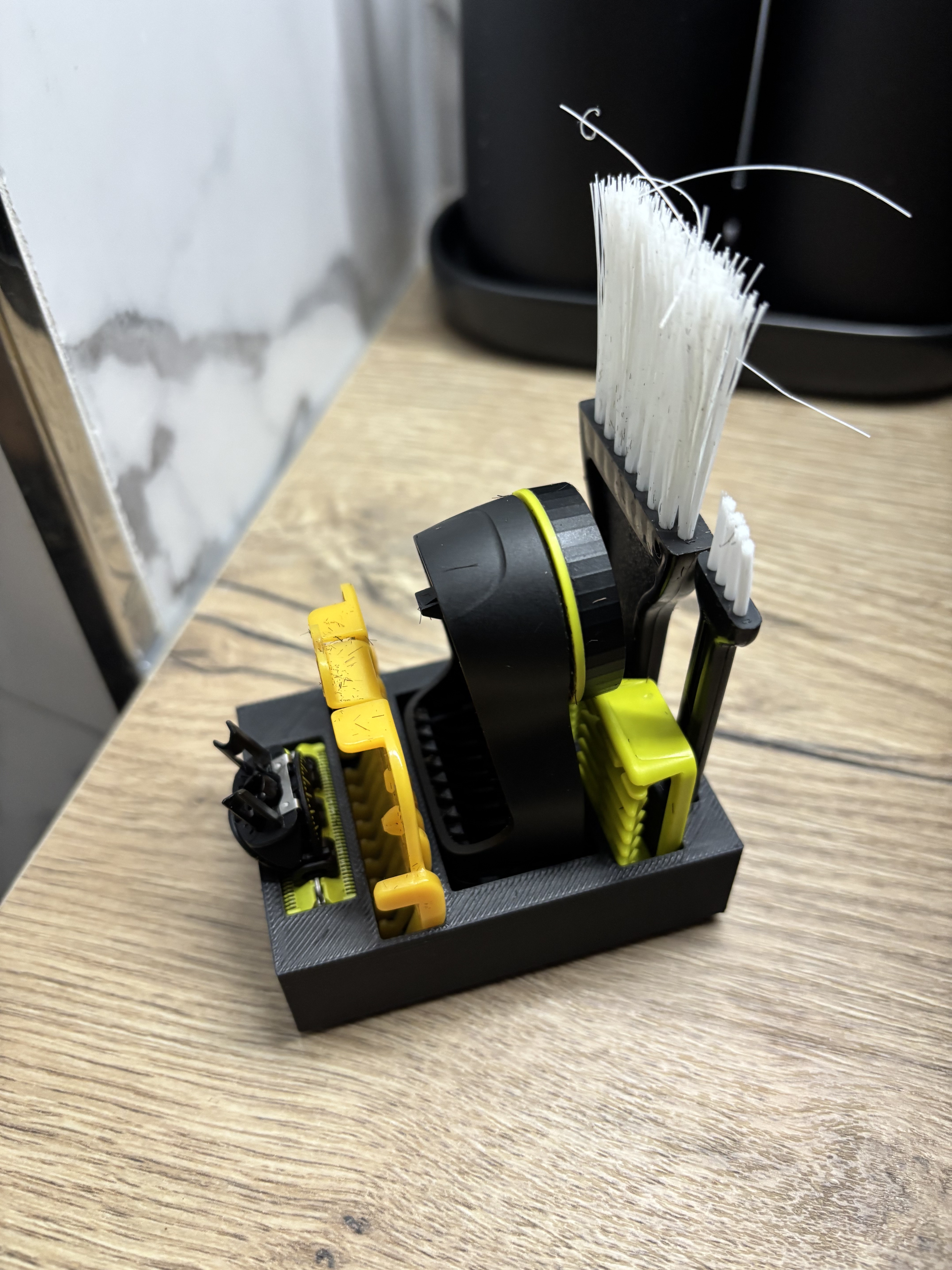 Organizer for hairclipper accessories