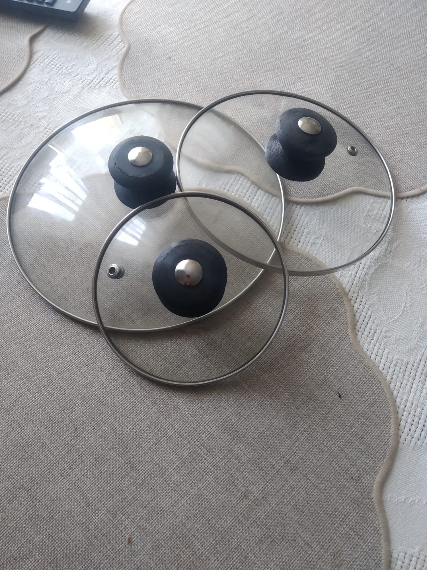 Lid nob