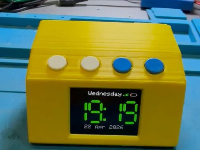 Digital Time Clock with 2" TFT + ESP32