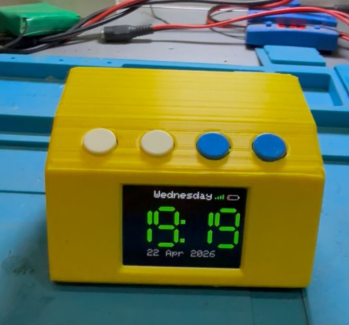Digital Time Clock with 2" TFT + ESP32