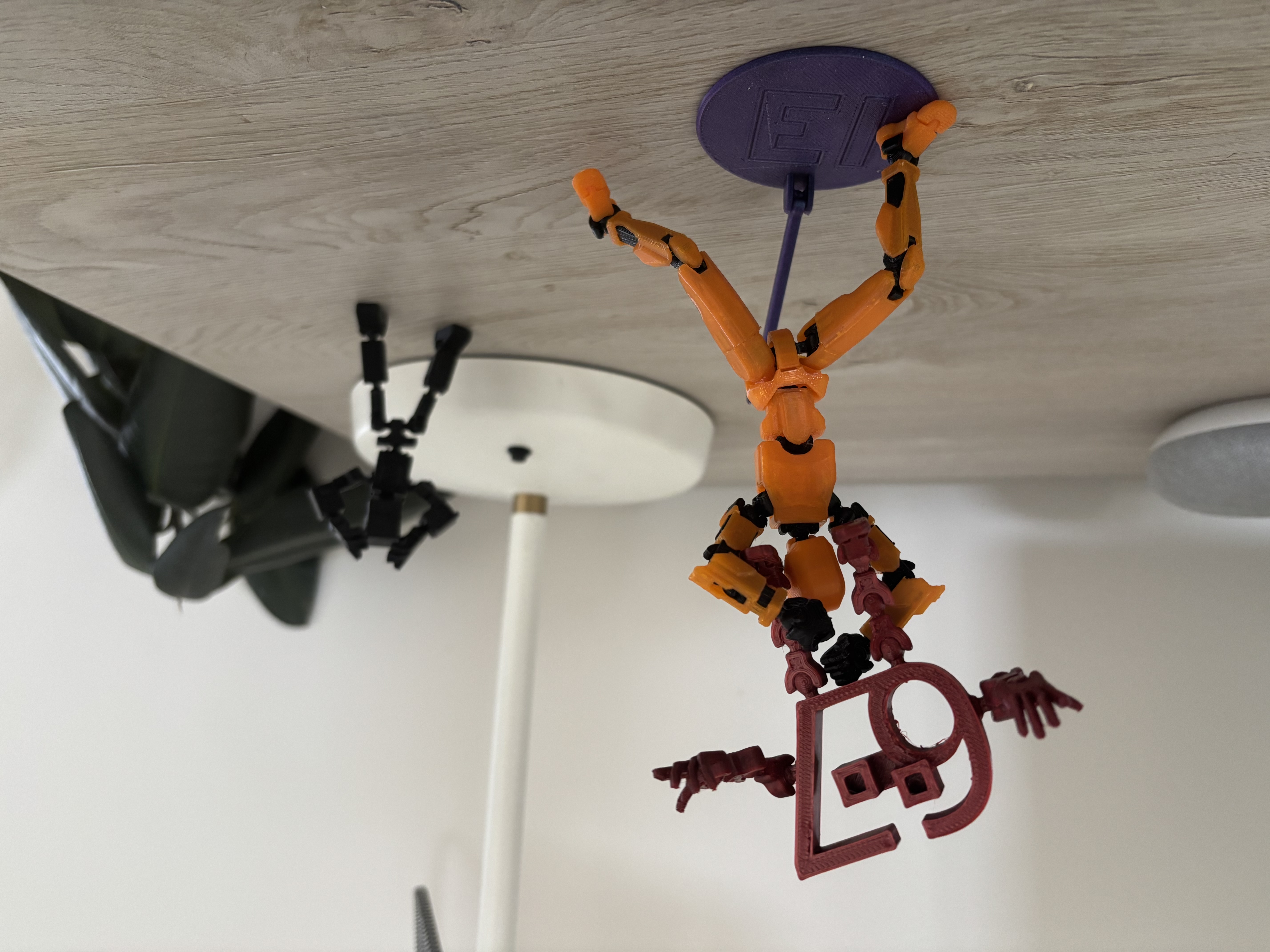 67 - Poseable Figure — thumbnail 2