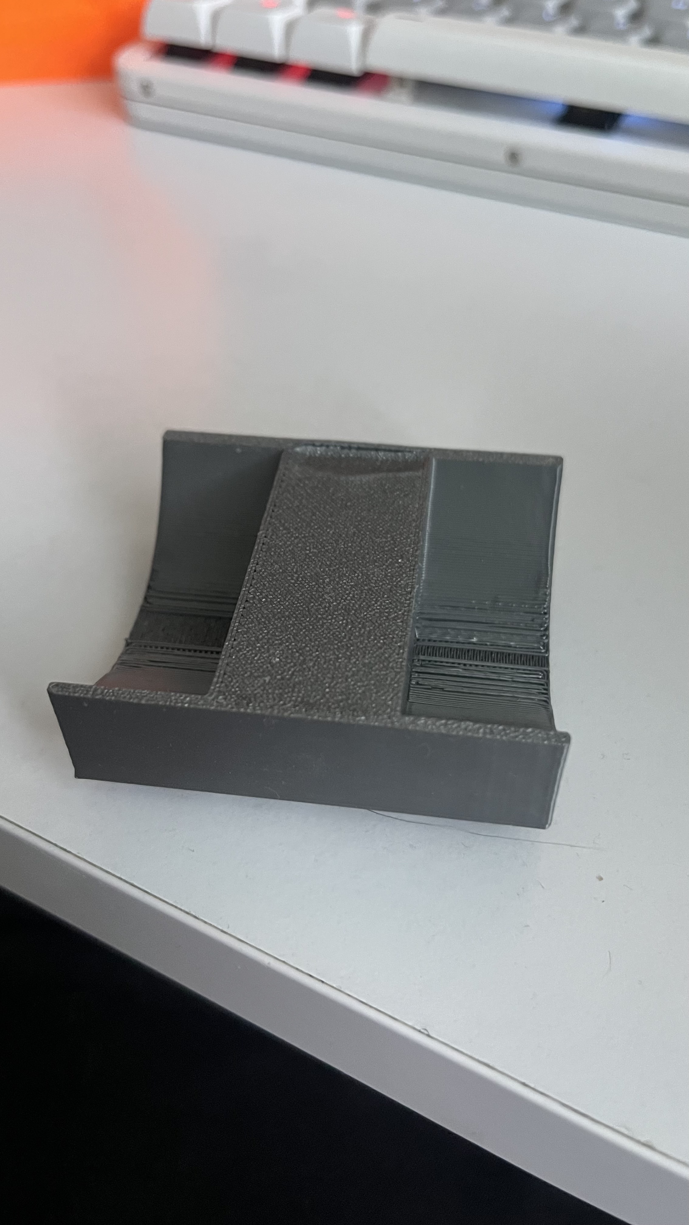 Wheel lock for gaming chair on carpet