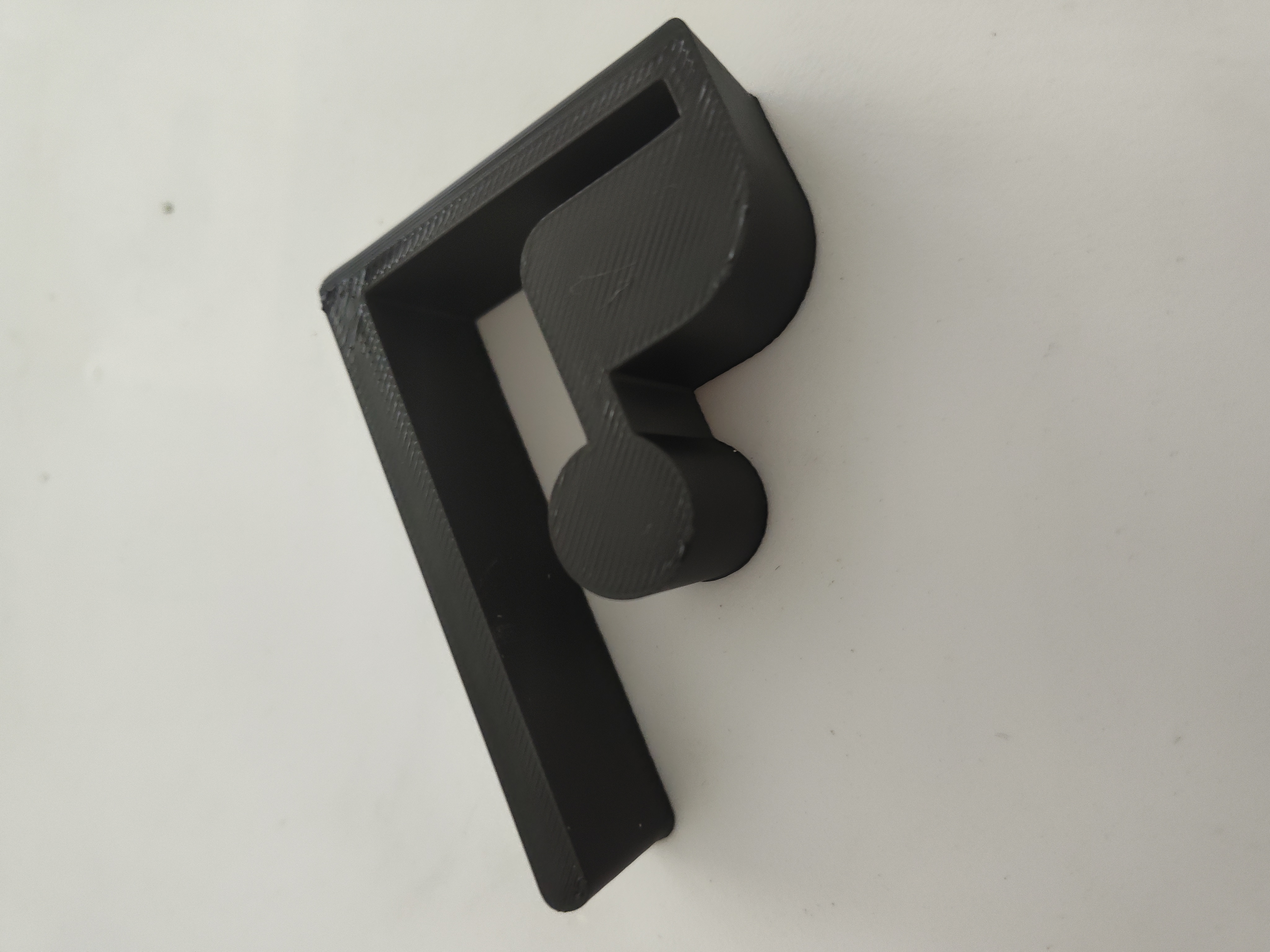 Garbage Can Lock Clip