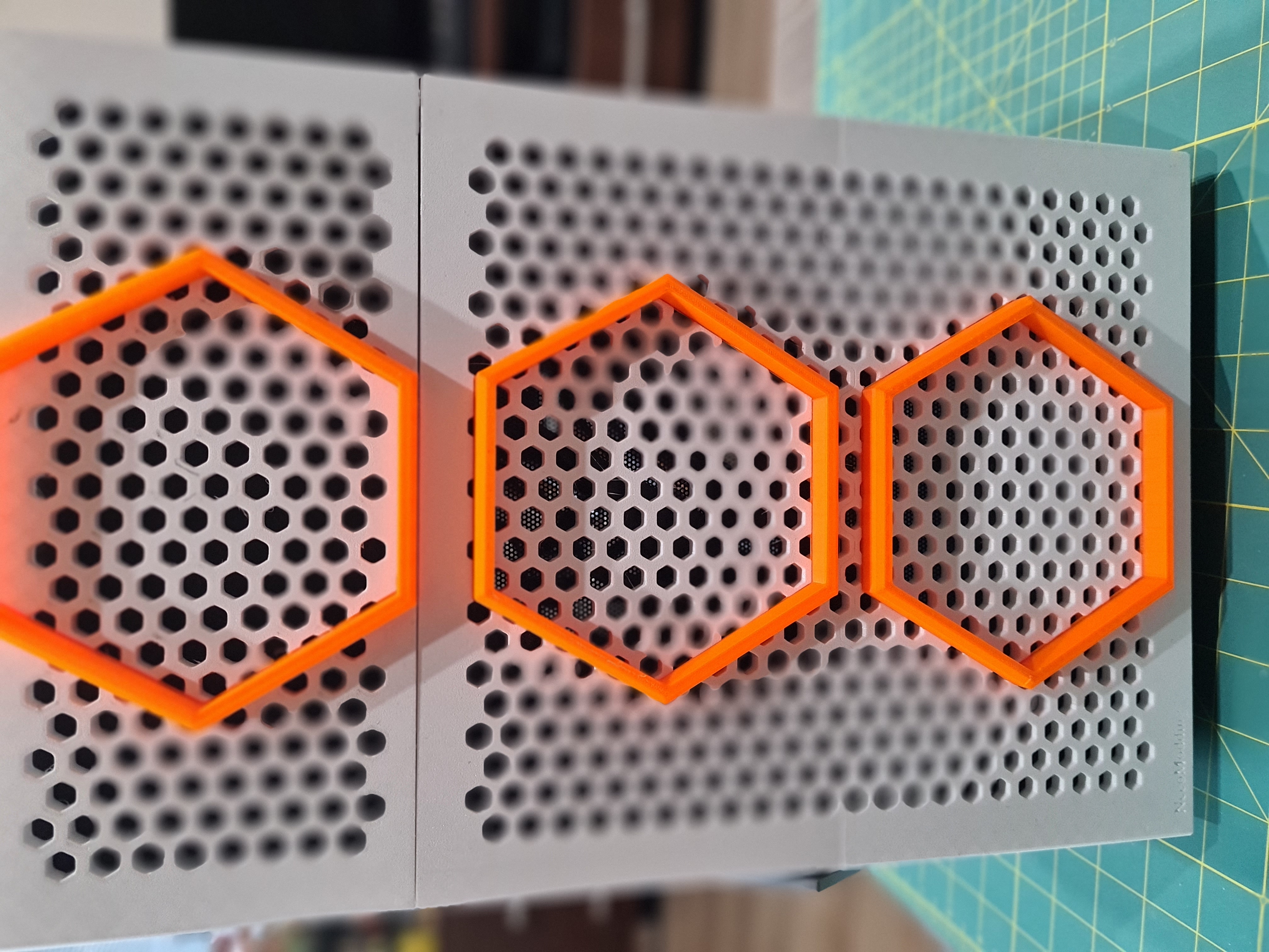Miniatura 27 do modelo 3D mITX PC "Puzzle" Case