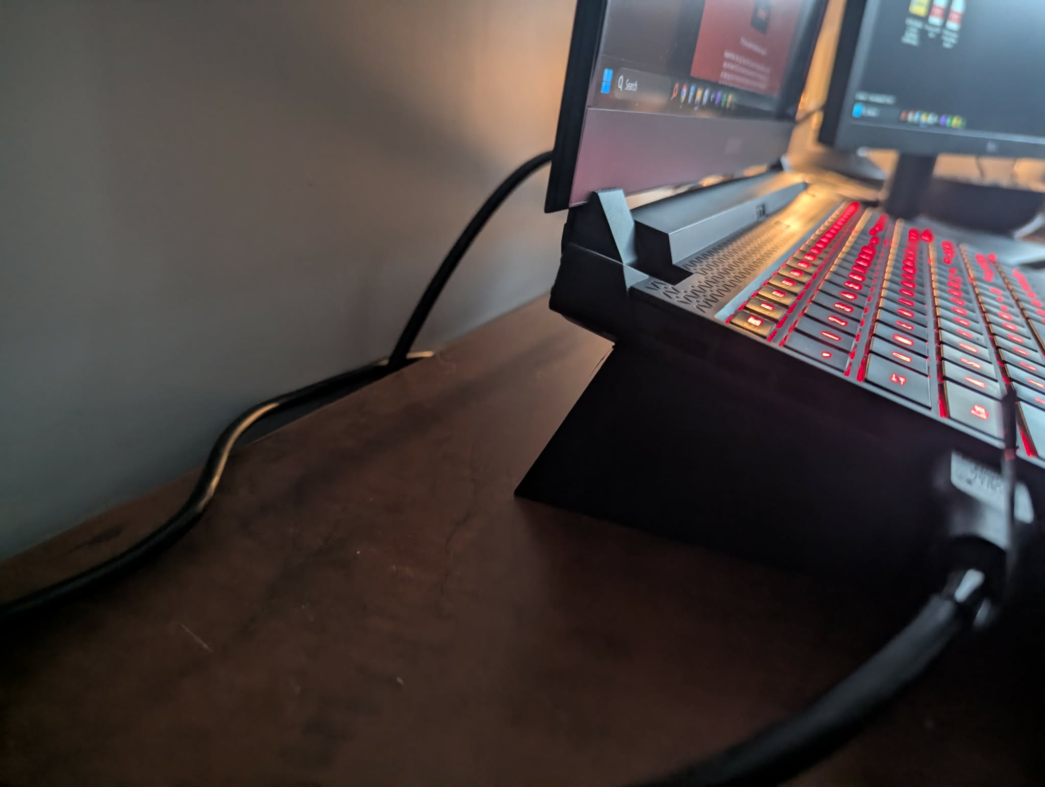 AORUS stand Extra Tall