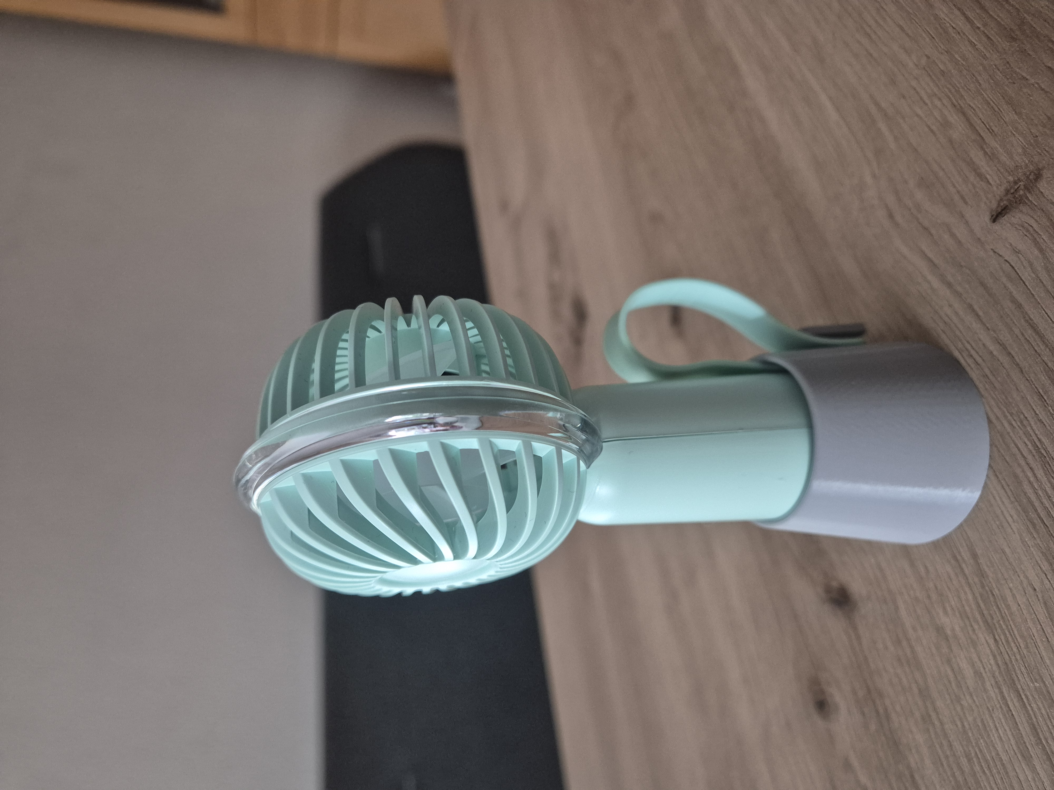 Fuß für Ventilator / Stand for a handheld fan