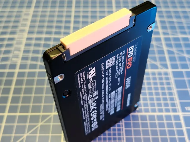SATA lid for HDD/SSD