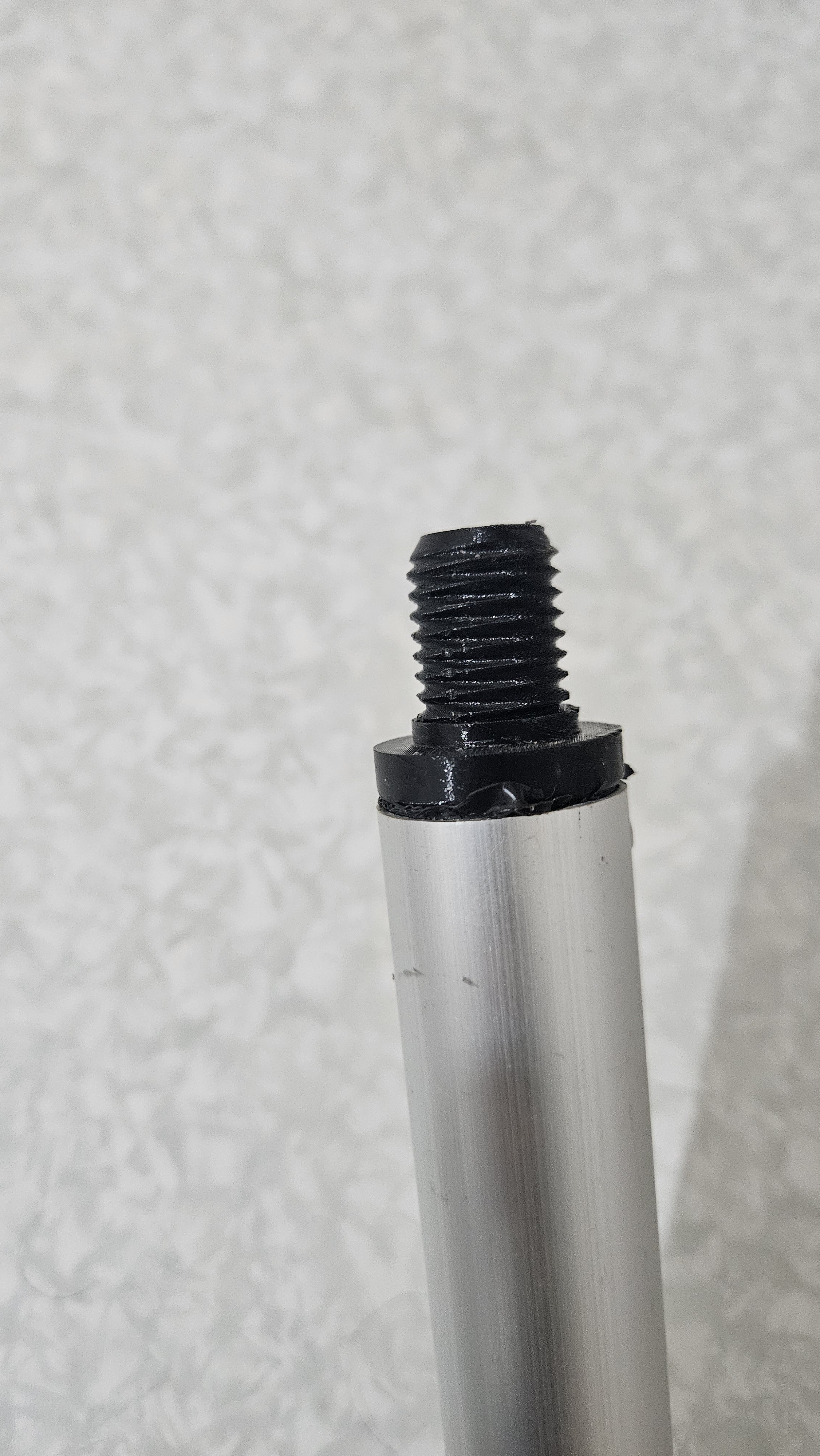 Foldable Table - Leg Screw Replacement — miniatura 4