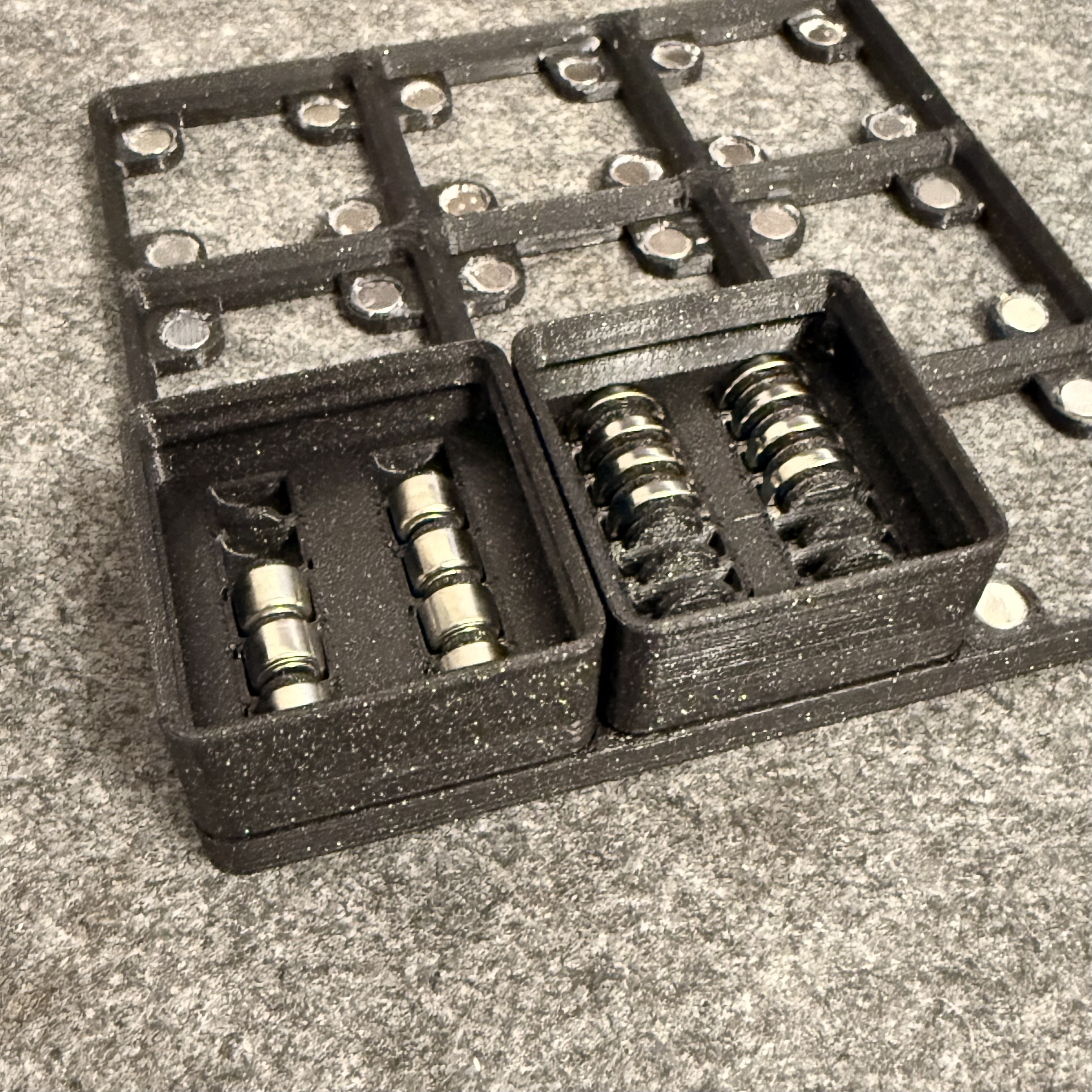 Gridfinity LR1130 / AG5 and LR754 / AG10 3D model