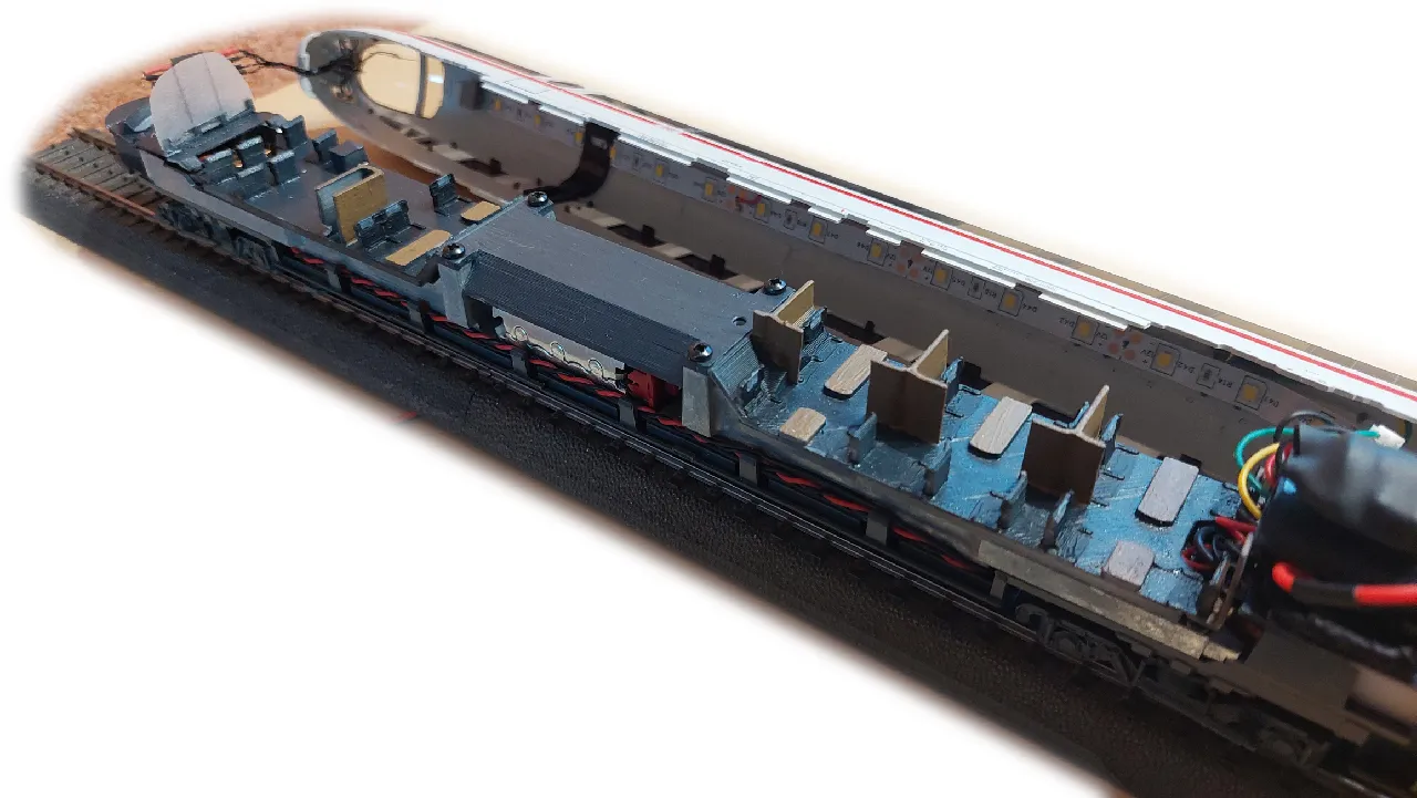 Roco ICE-TD H0 model train interior + interior upgrade