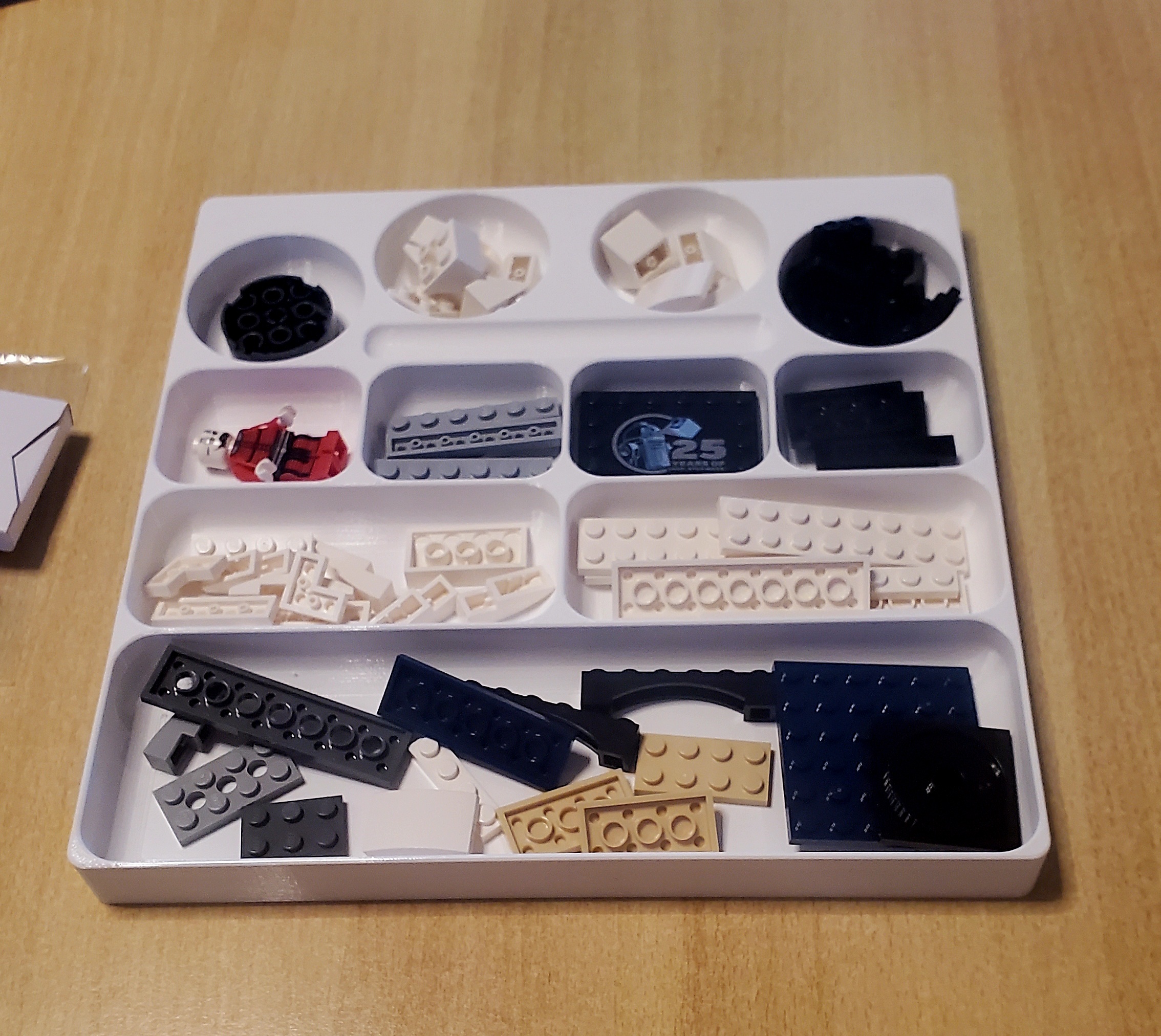 LEGO BUILDING KIT SORTING TRAY